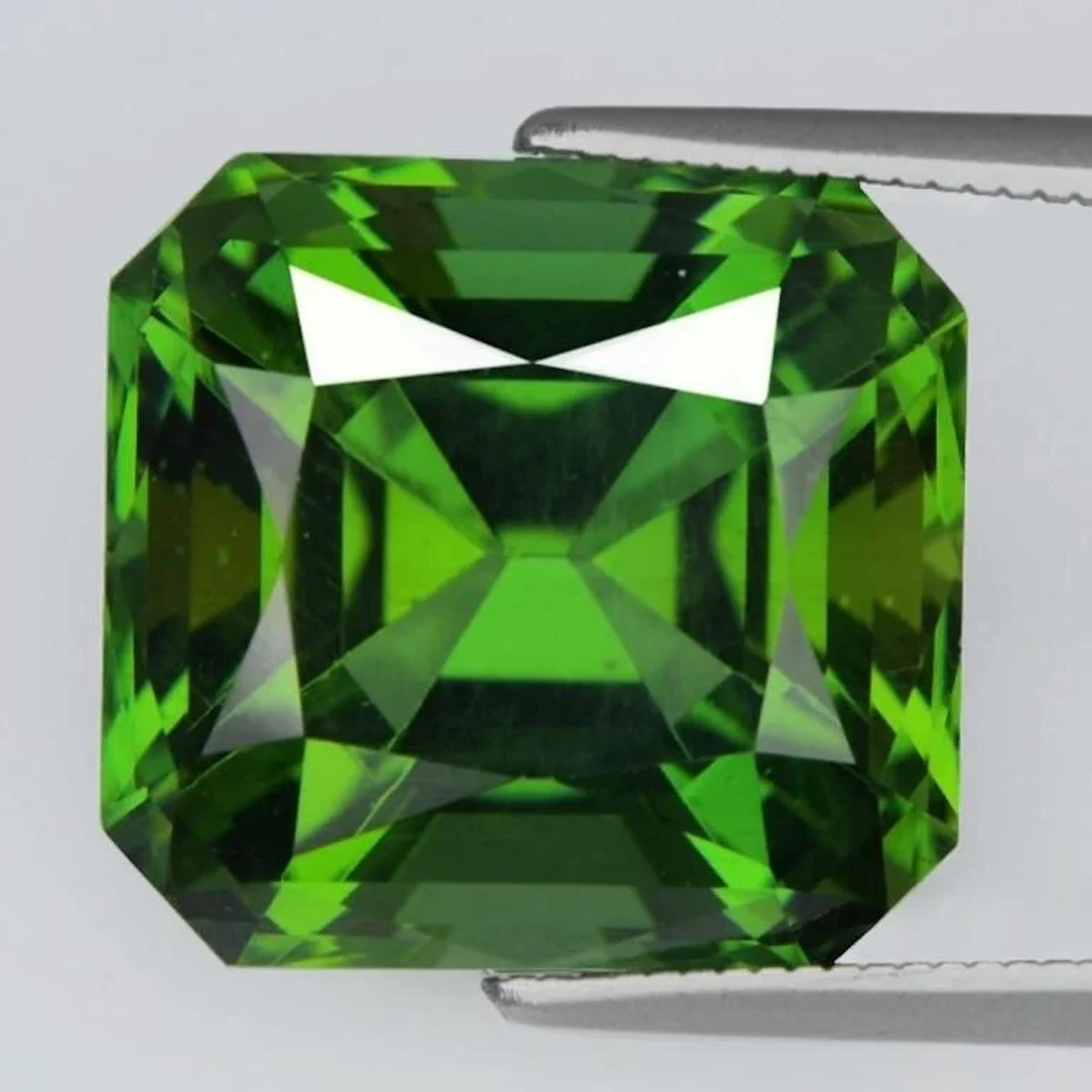 Natural Chrome Green Apatite {Flawless-VVS}