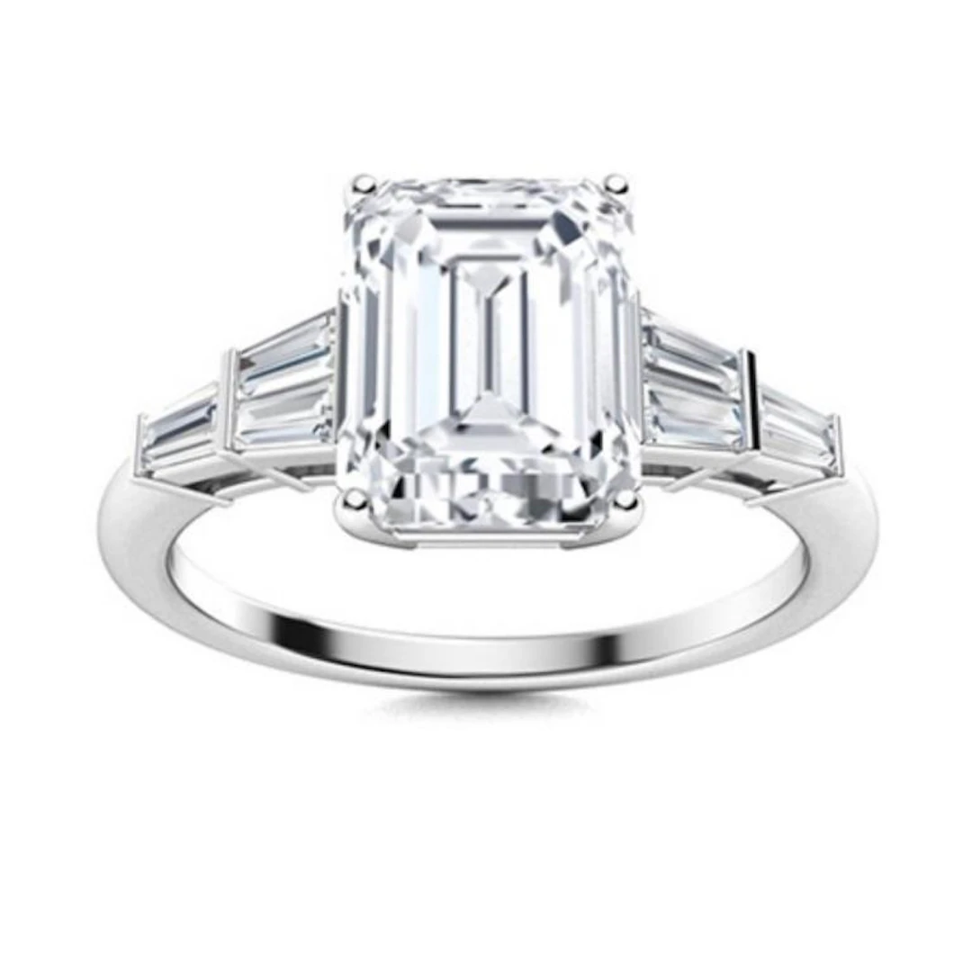 Gold & Brilliant White Diamond 5.50 Cts Ring - E/V