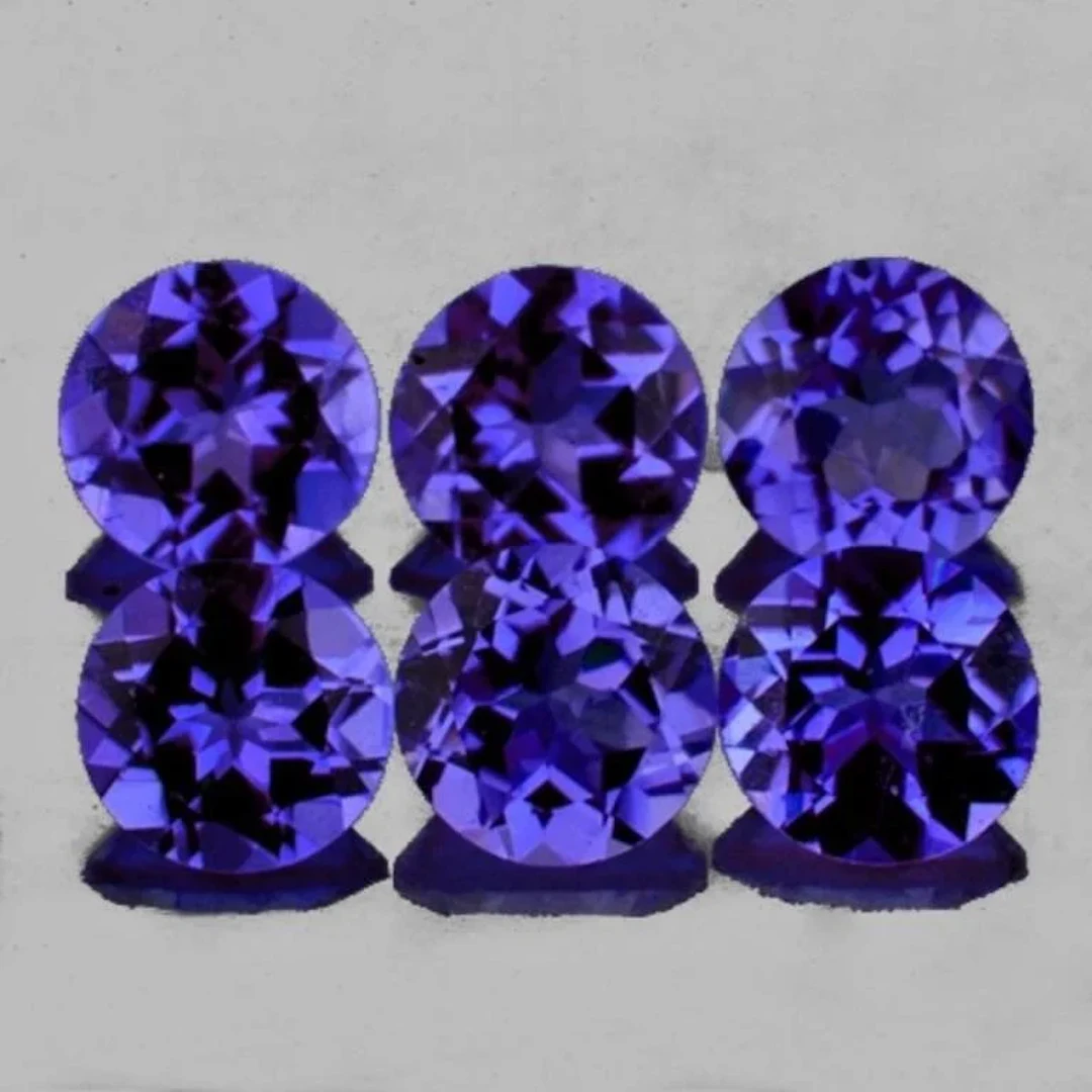 Natural Bluish Violet Iolite {Flawless-VVS1}