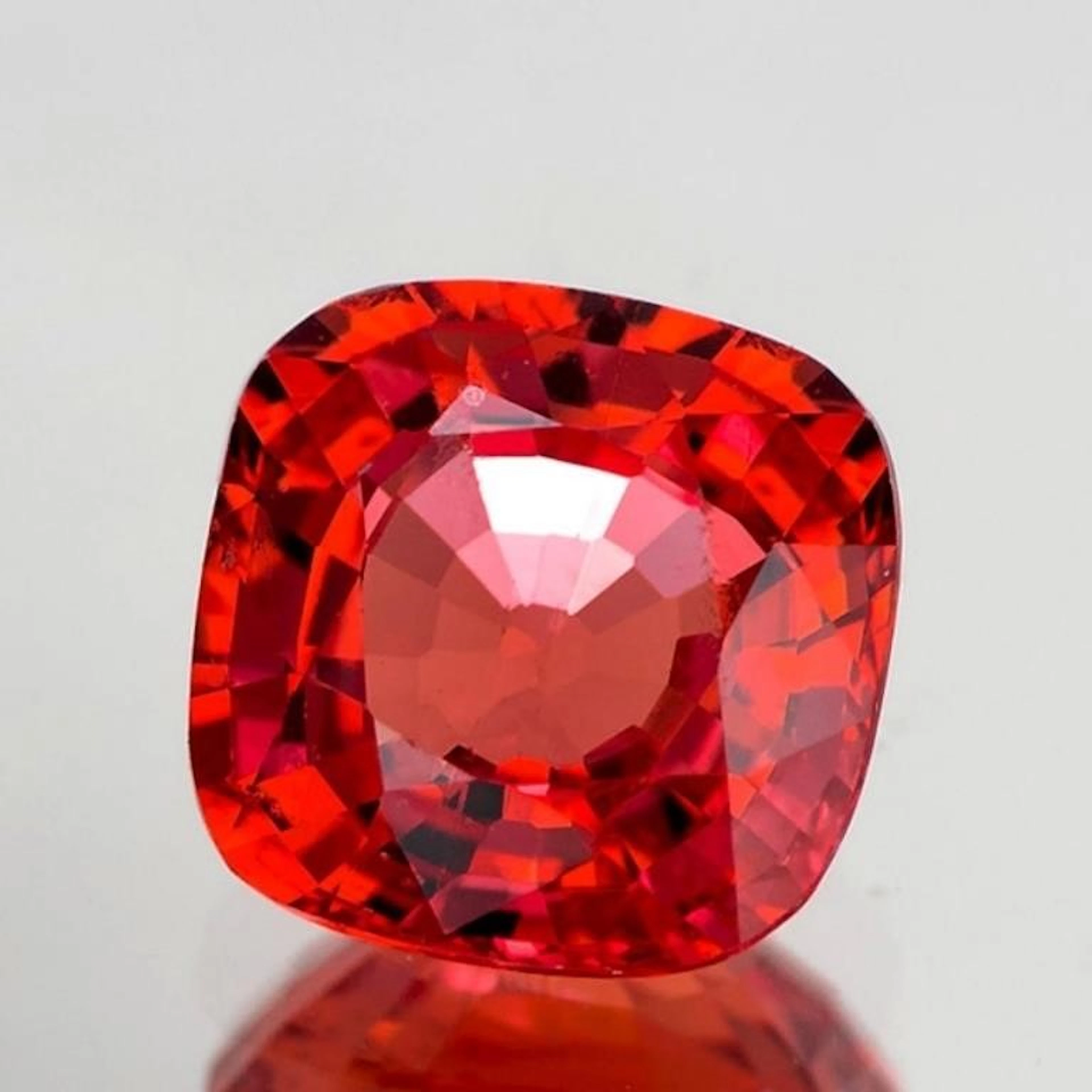 Natural Cushion Pinkish Orange Sapphire [Flawless-