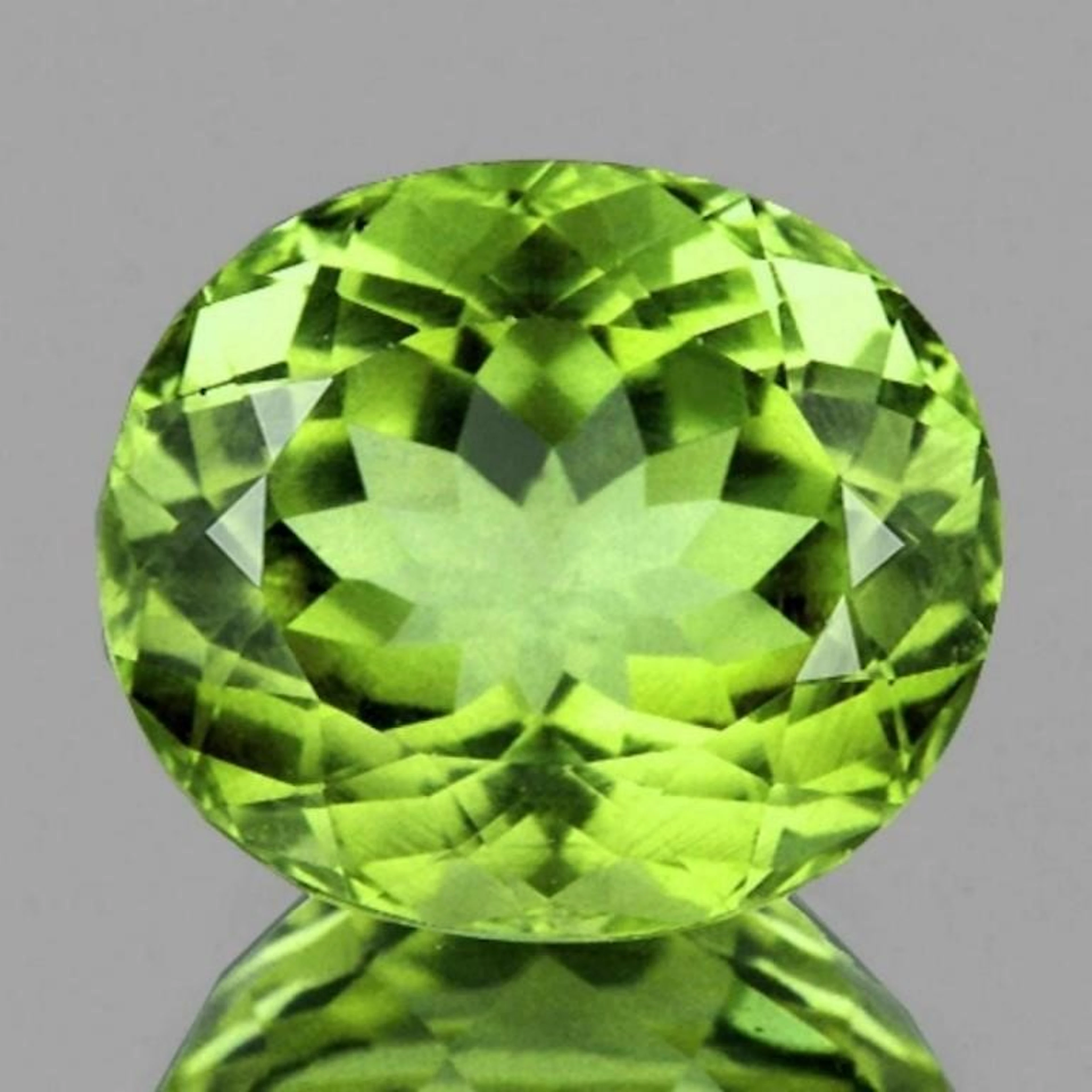 Natural AAA Green Apatite 4.00 Ct (VVS)