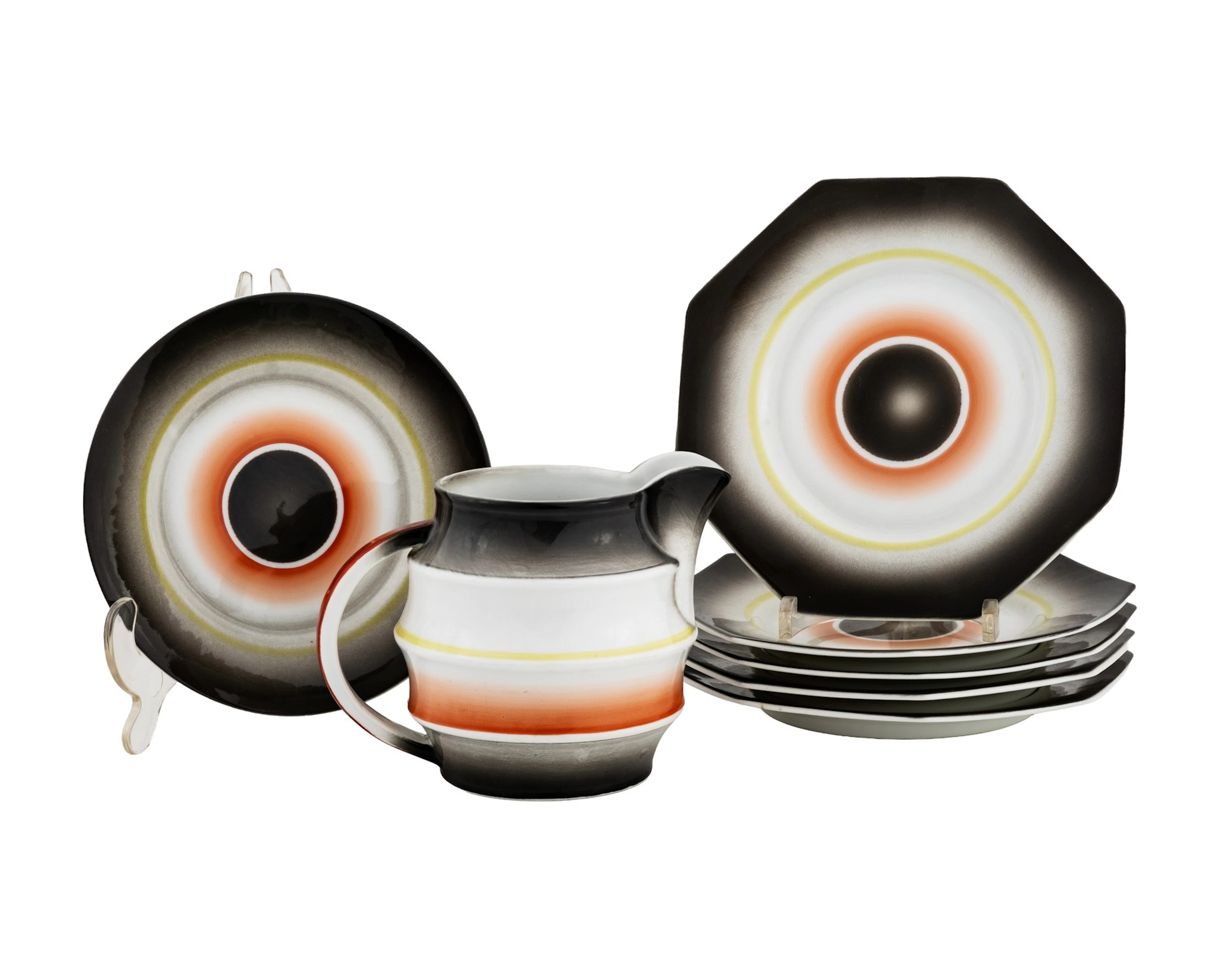 Nora Gulbrandsen (1894-1978) for Porsgrund Porselen Mugge og asjetter