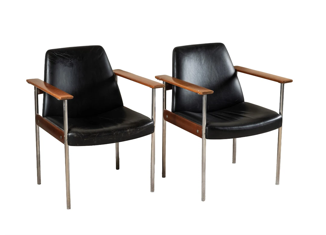 Sven Ivar Dysthe (1931-2020) for Dokka-Møbler Et par armstoler - Modell 3001 AX
