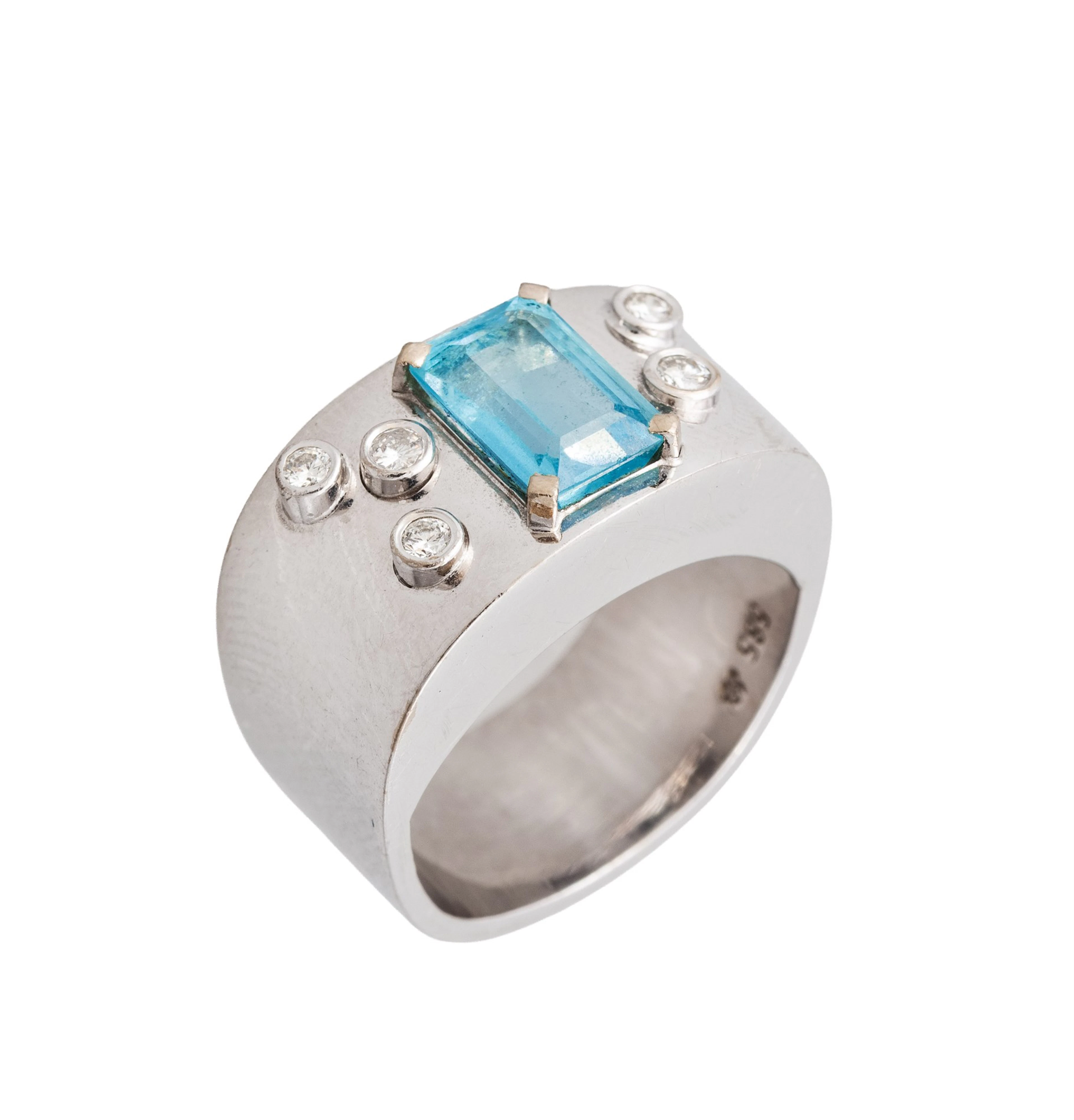 Donna's smykkegalleri Ring med akvamarin og diamanter