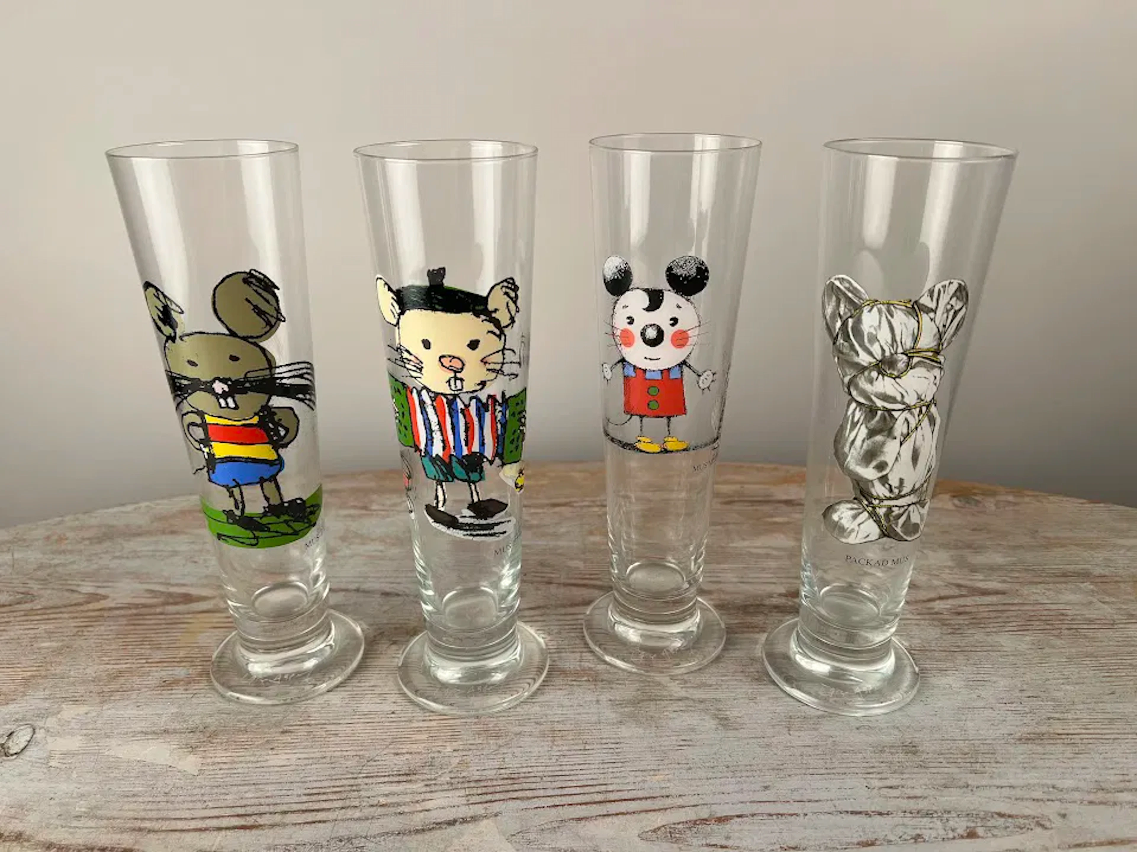 Lasse Åberg 4 ölglas