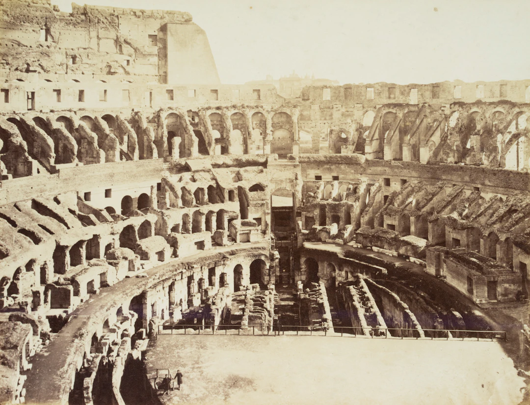 Fratelli Alinari (19. Jahrhundert) Umkreis, Italien: "Amphitheater