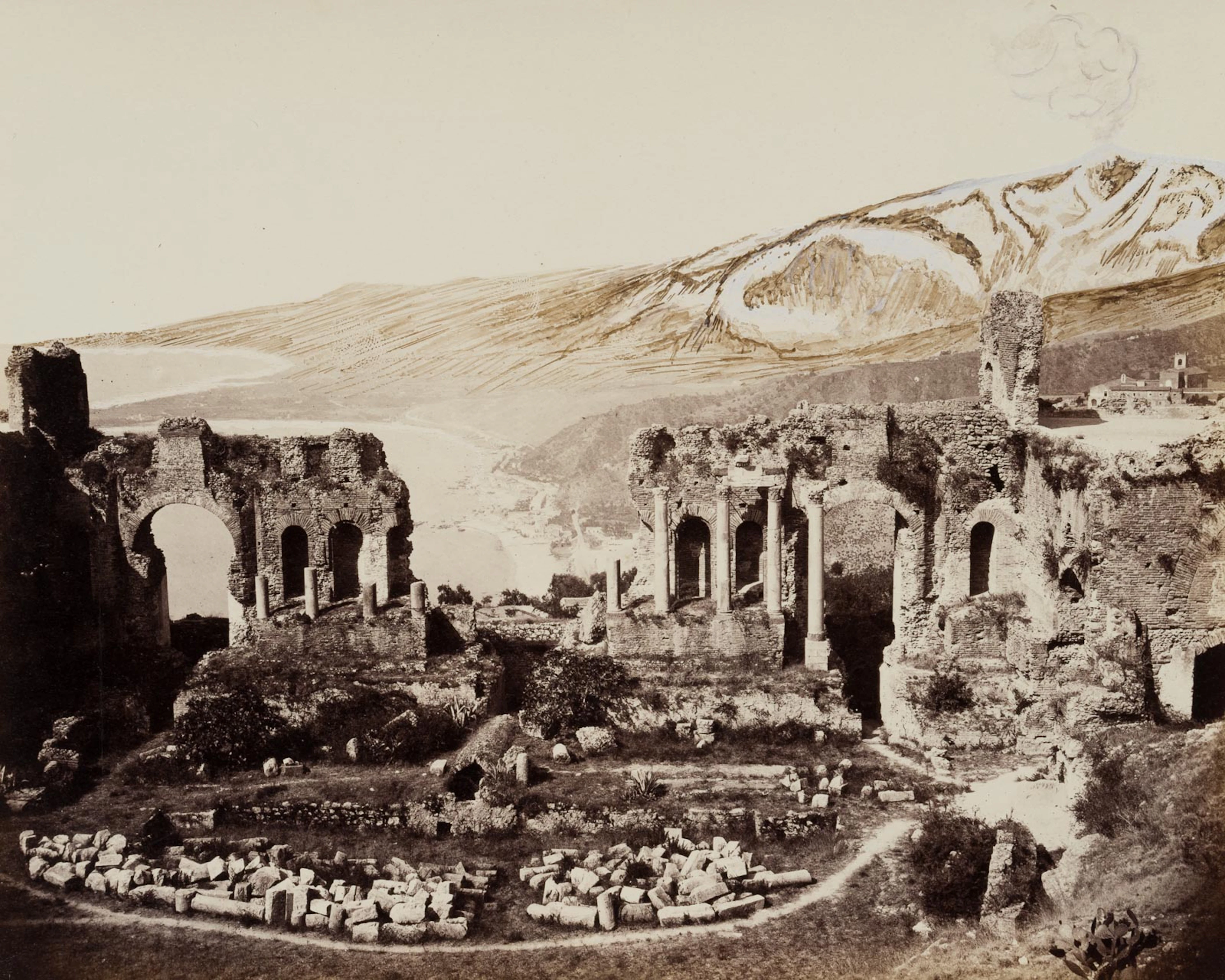 Fratelli Alinari (19. Jahrhundert) Umkreis, Das antike Theater von