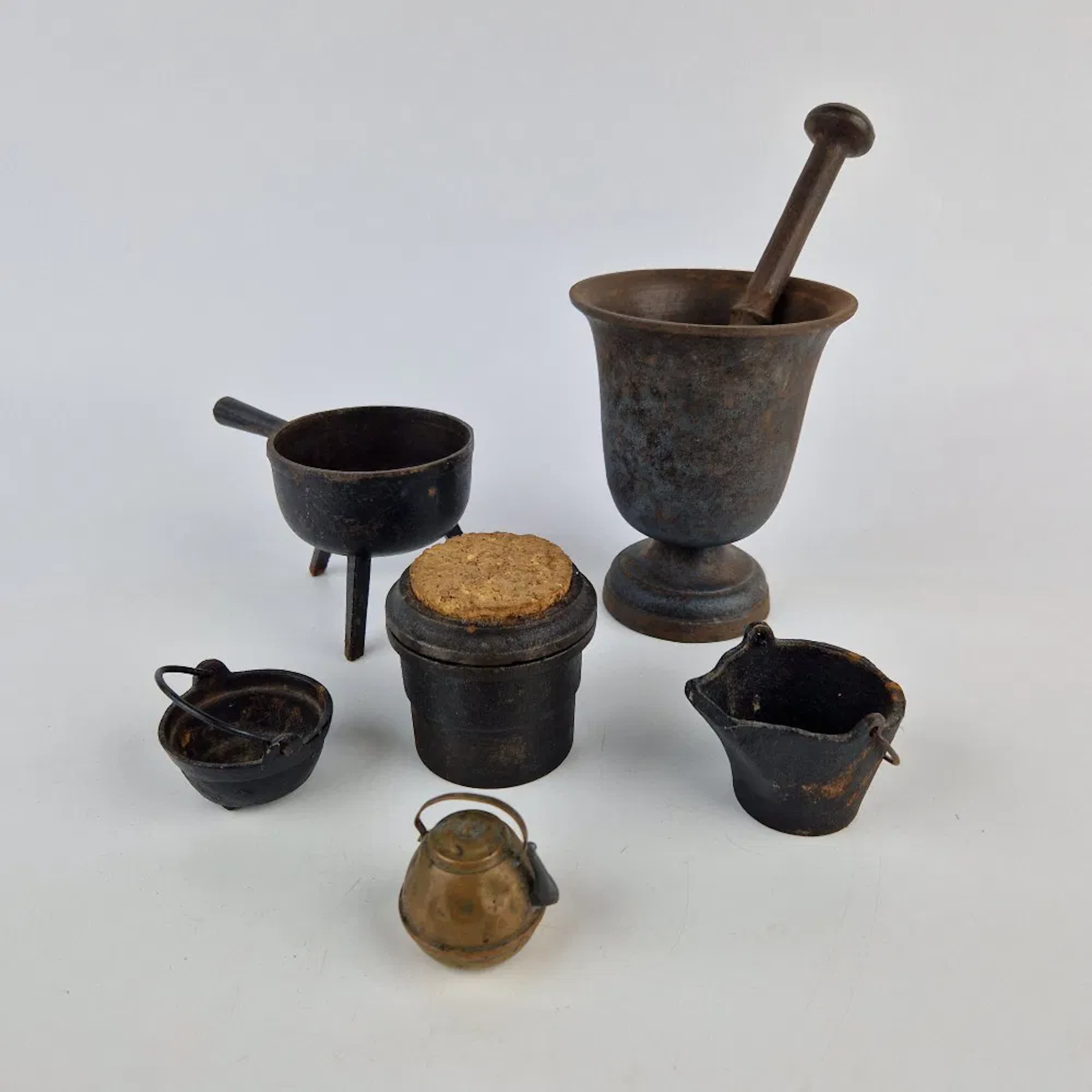 Gjutjärnsföremål, bl.a. Skeppshult