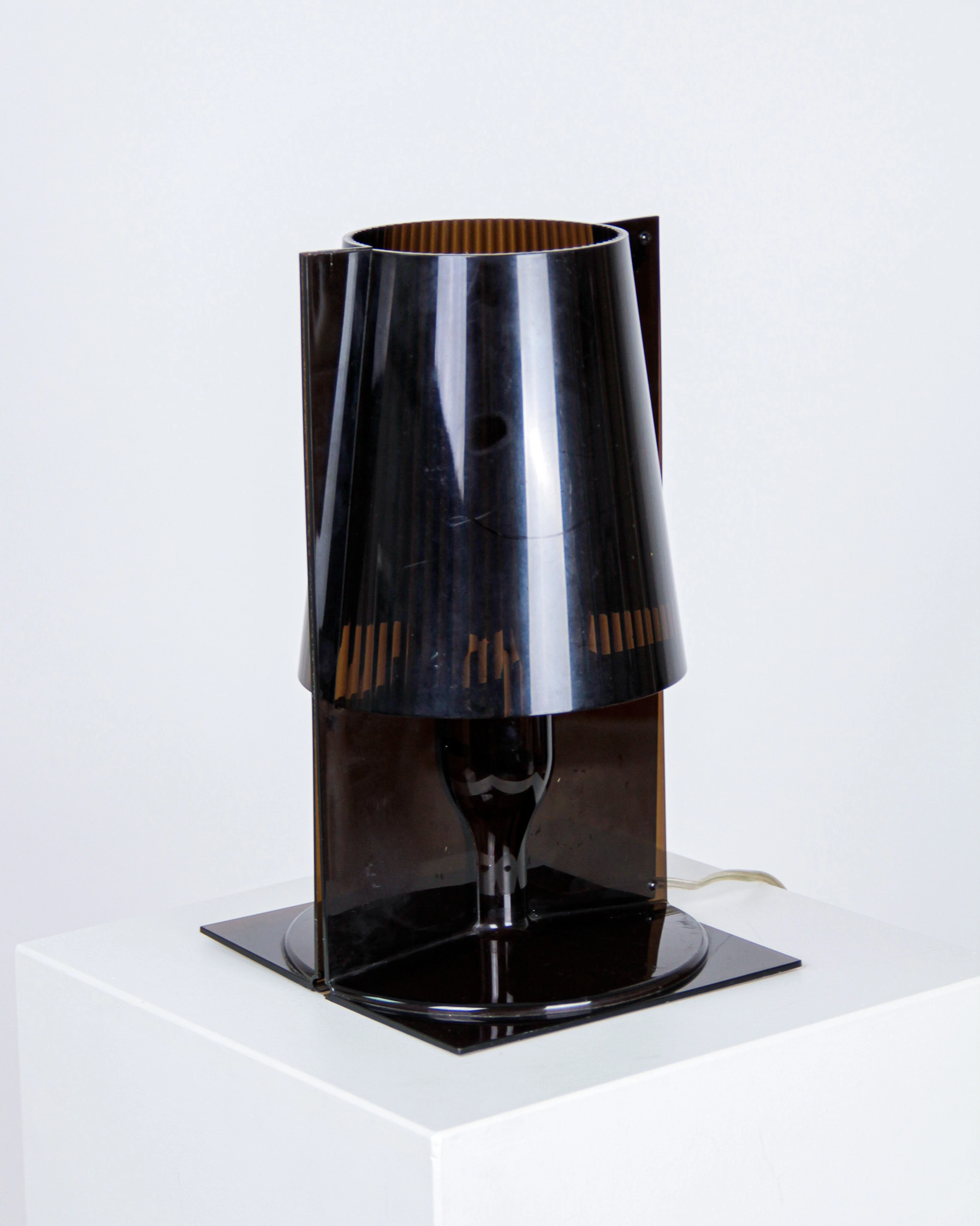 Bordslampa, "Take", plast, Ferruccio Laviani, Kartell, Italien