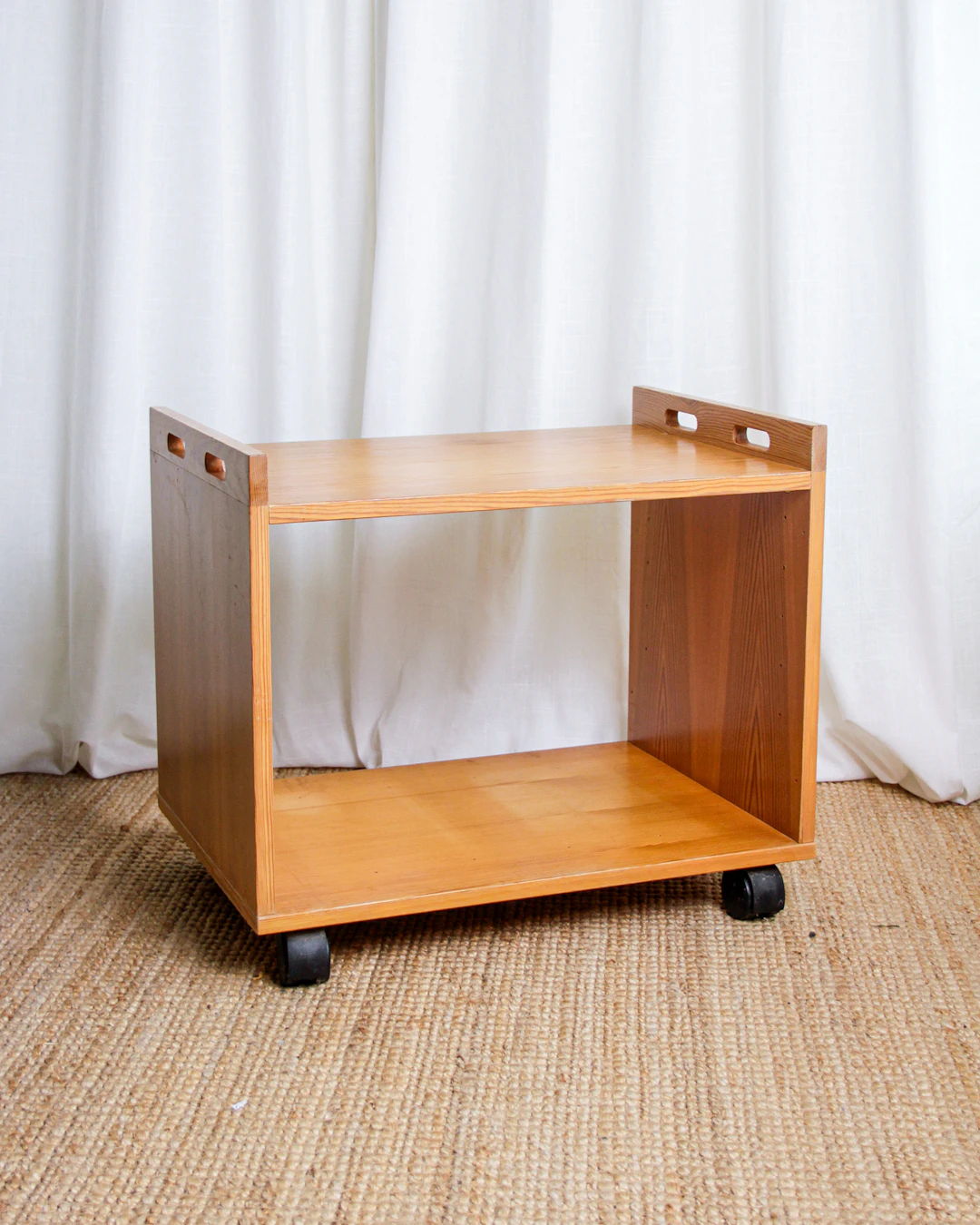 Sidobord, furu