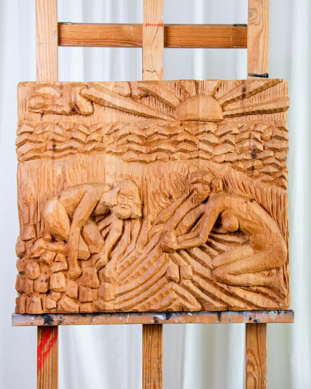 Trärelief, ”Sandlekar”, Jan Lagergren, furu, signerad, 1977