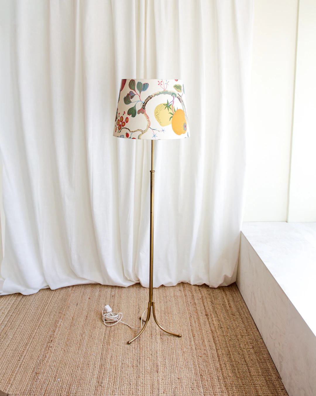 Golvlampa, Josef Frank, “typ G1842” och lampskärm “Vegetable Tree”