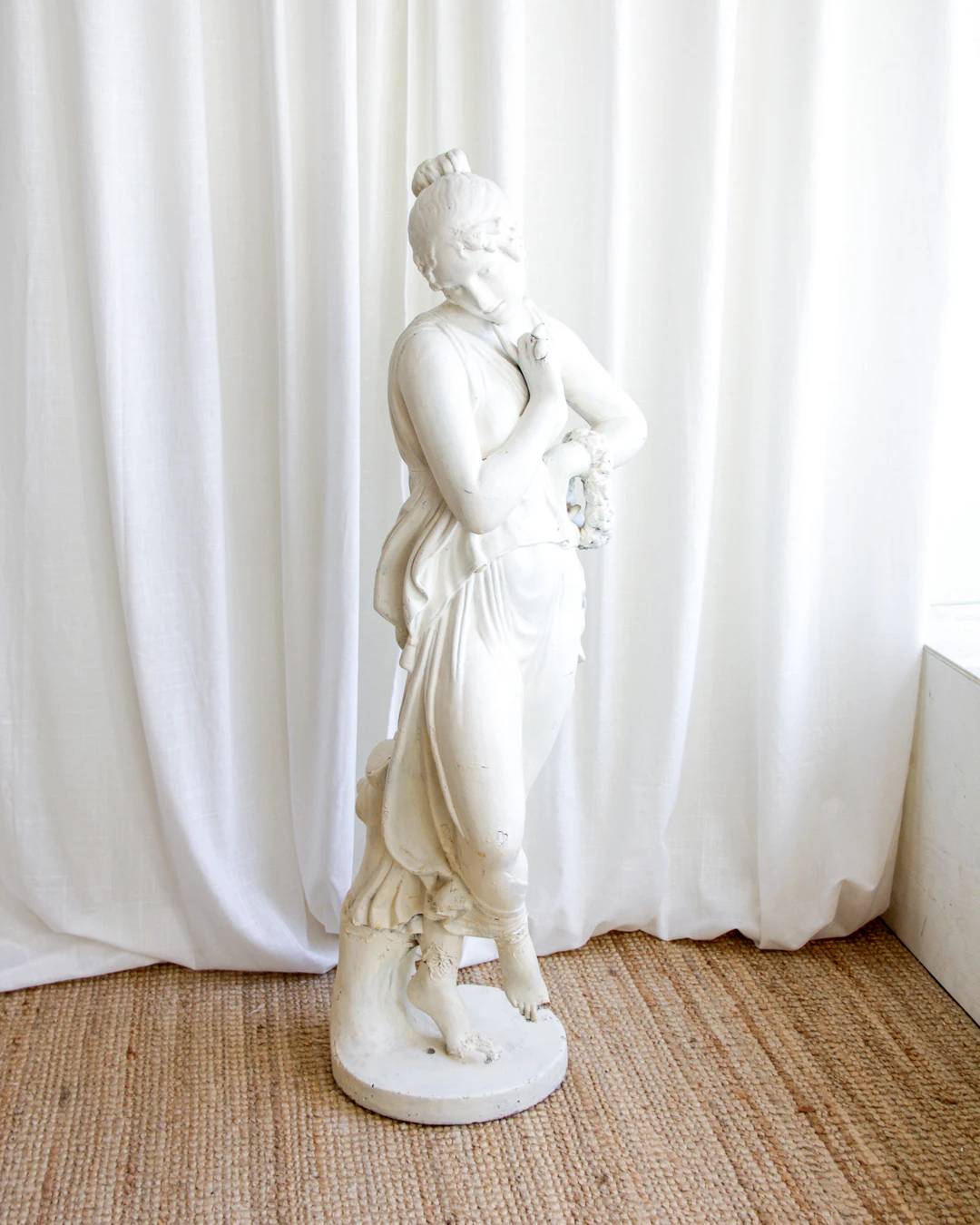 Skulptur, Proserpina, bemålad betong