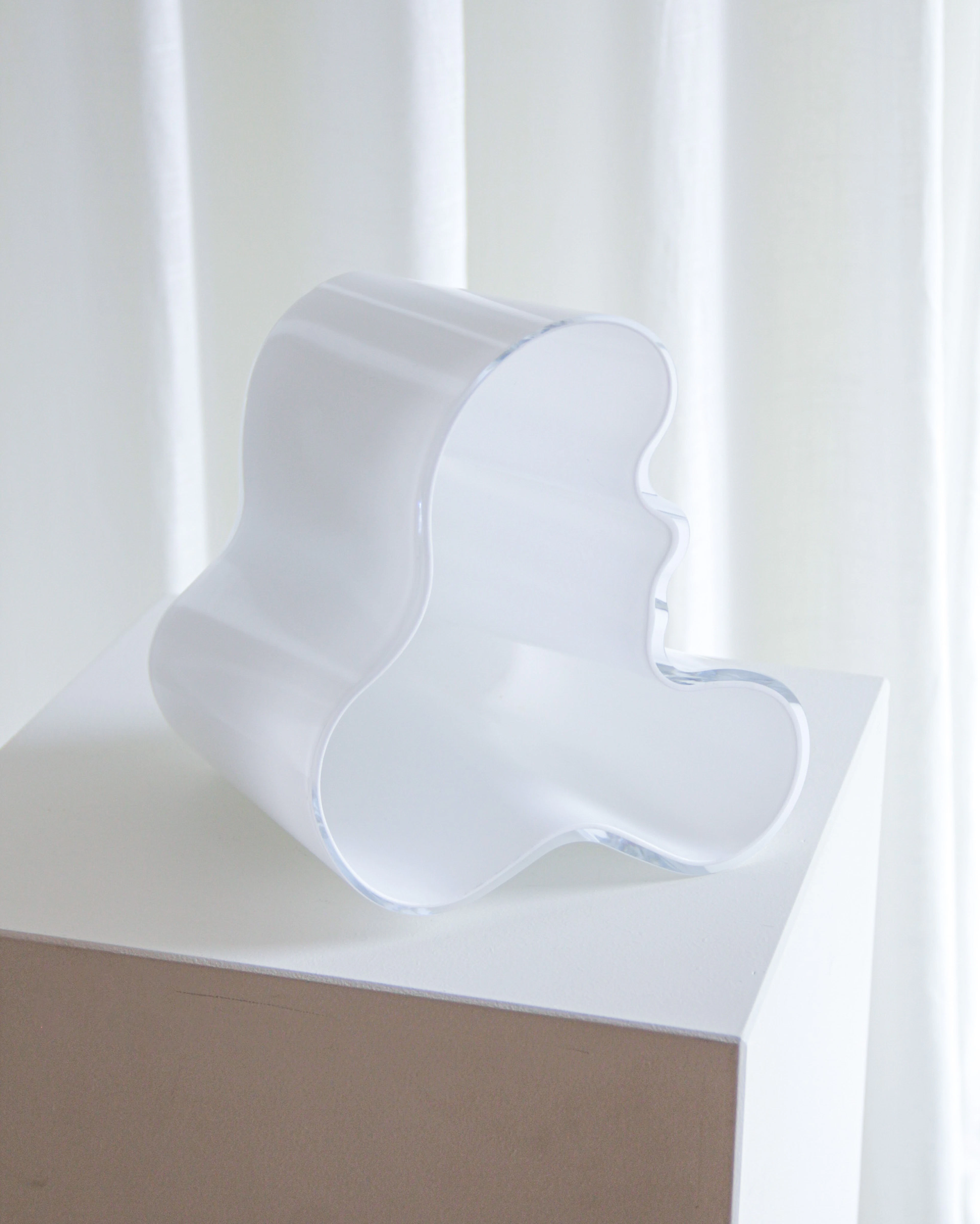 Vas, "Savoy", Alvar Aalto, vitt opalglas, Iittala, Finland