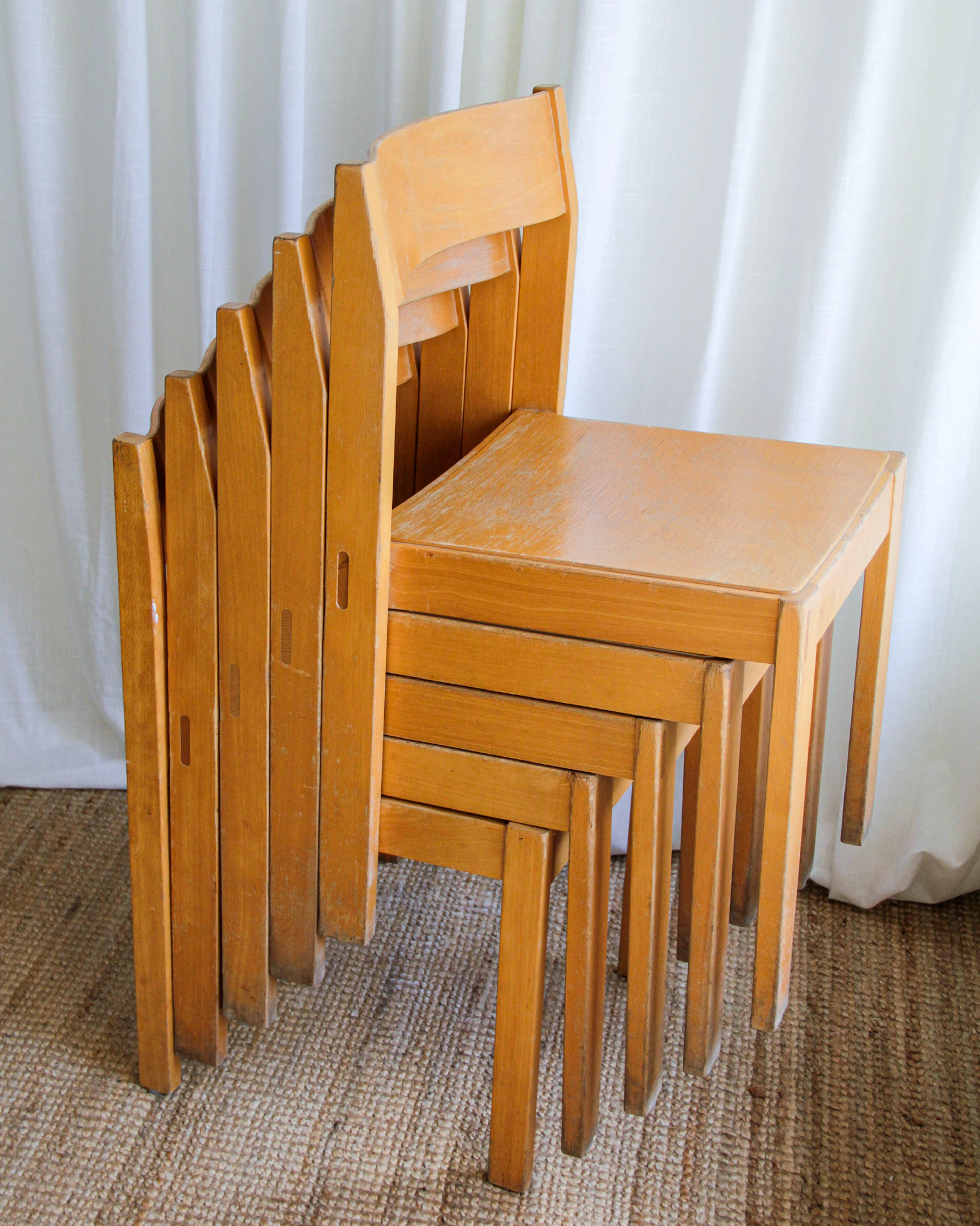 Stolar, 5 st, stapelbara, orkester-stil, lövträ