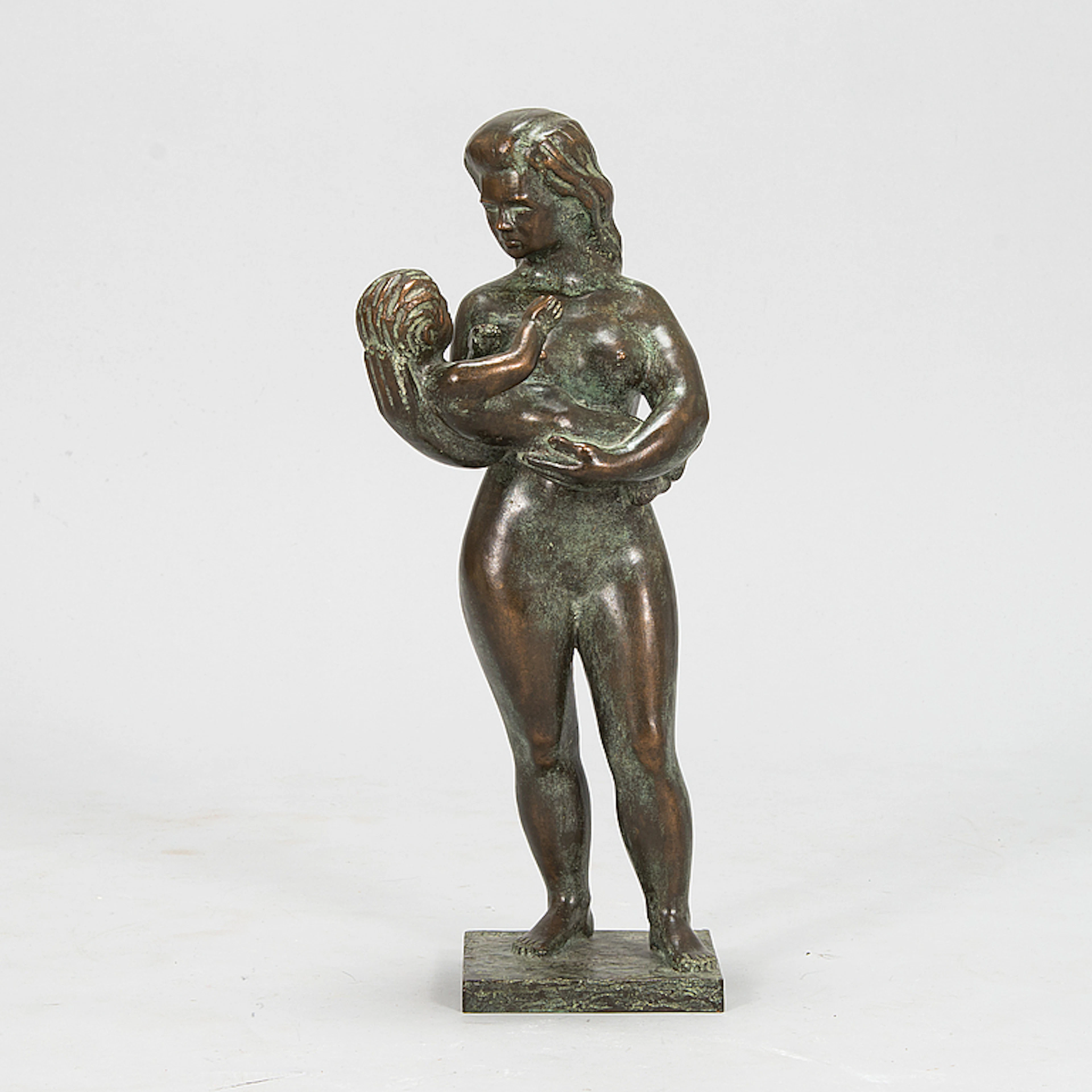 Woman with child | Teuvo Kotilainen