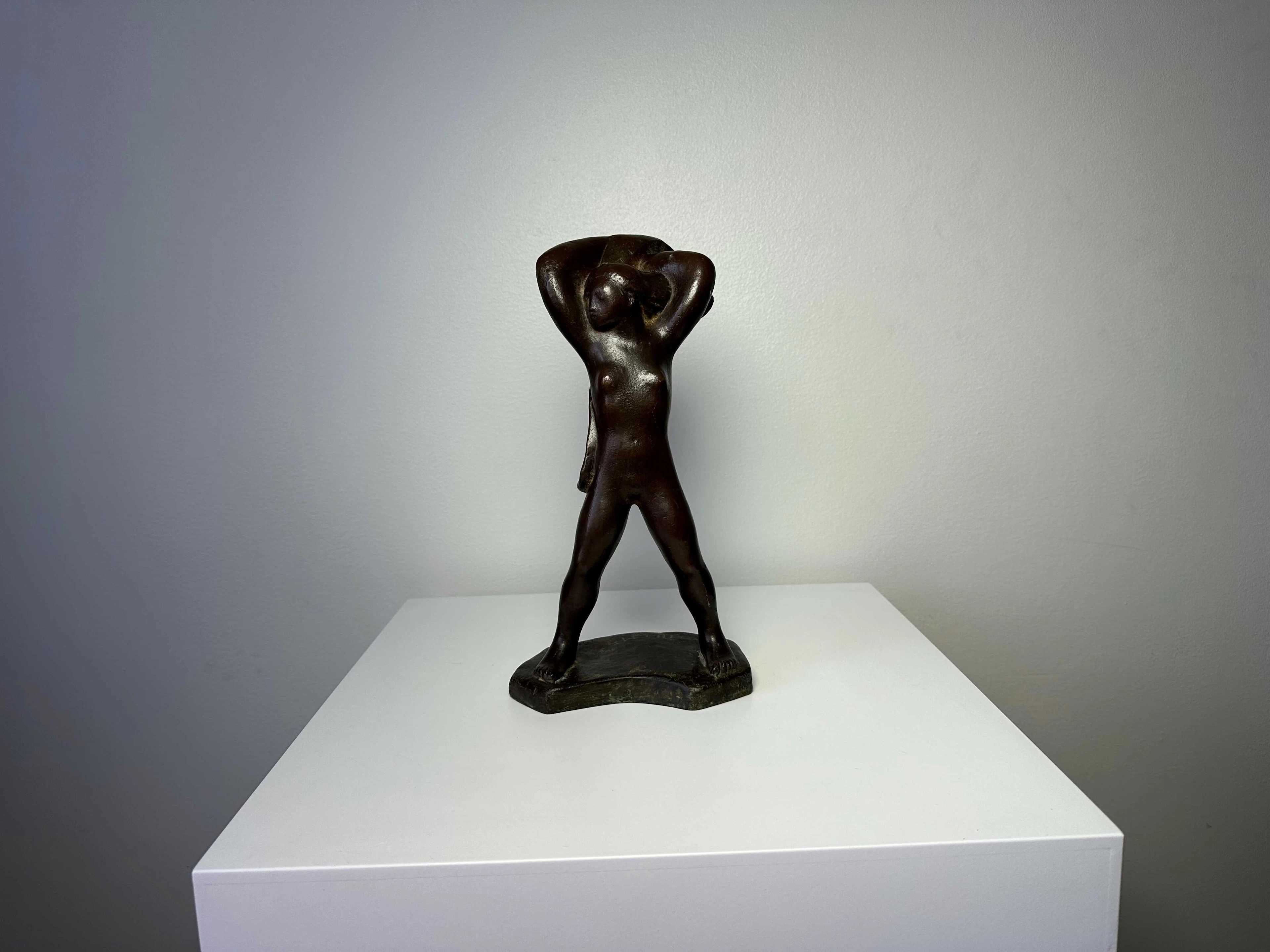 Woman figure | Carl Wilhelms