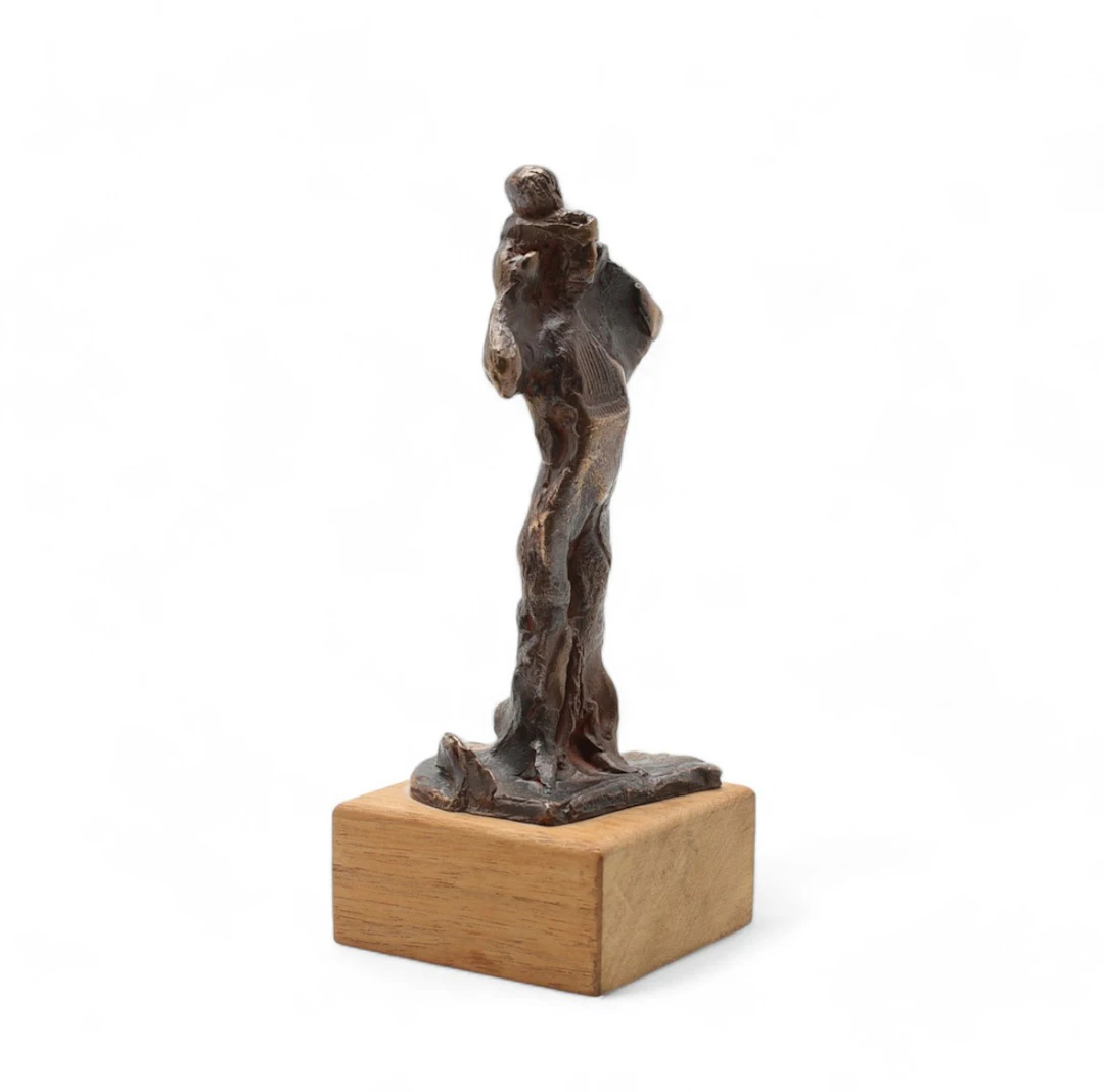Boy on shoulders | Ebba Ahlmark- Hughes