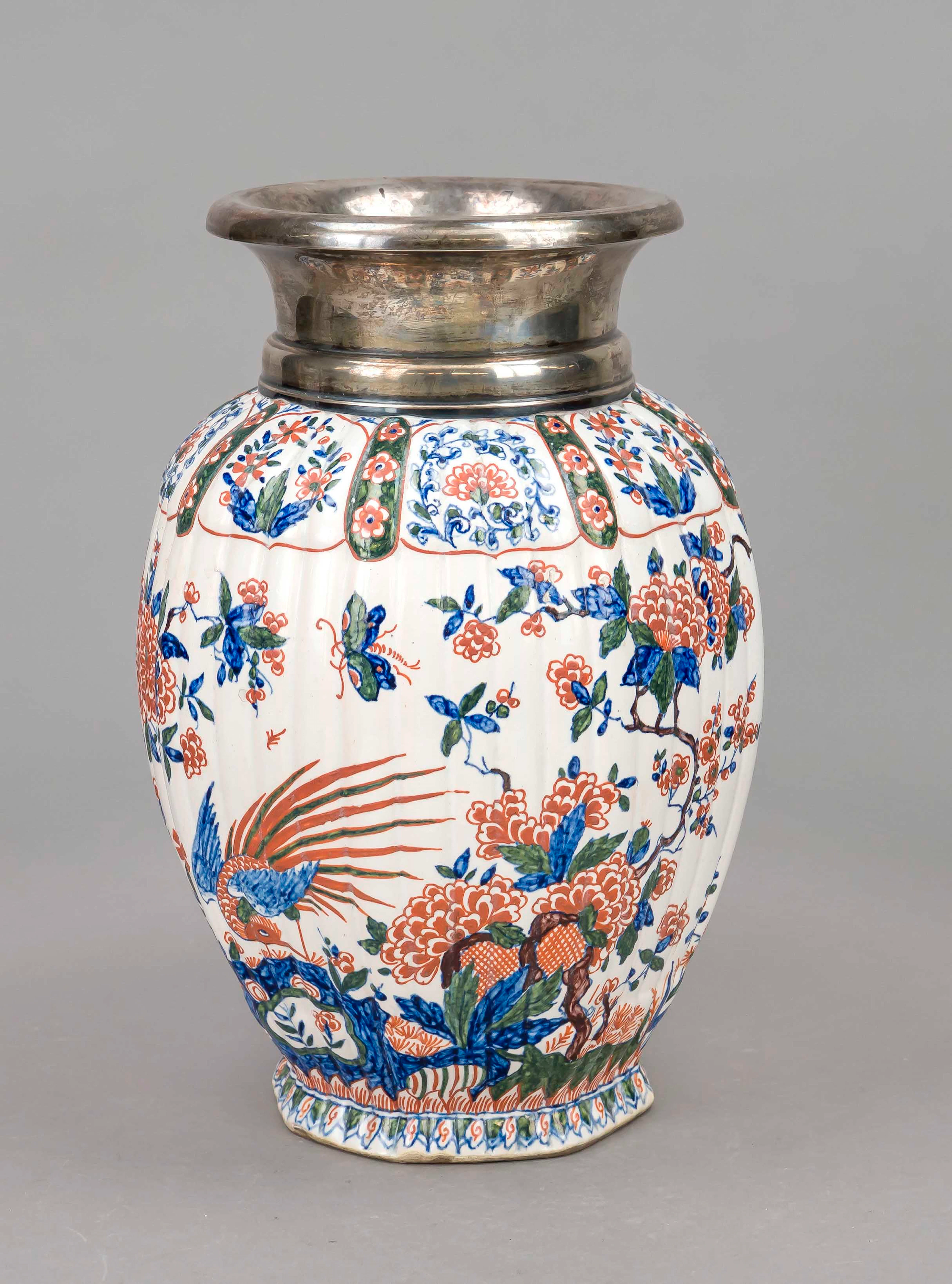 Fayence Vase mit Silbermontierung