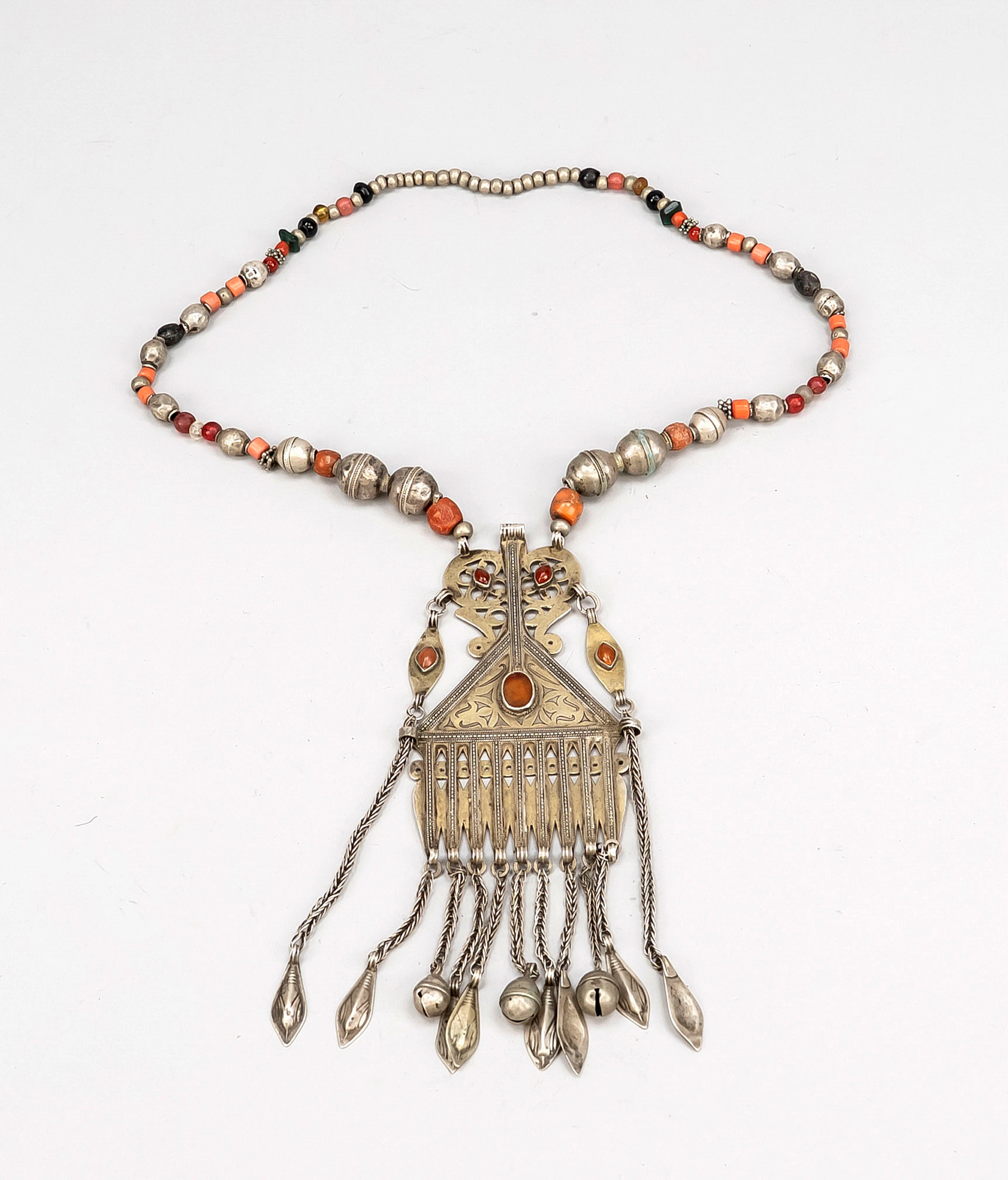 Perlenkette mit gr. Anhänger, turk
