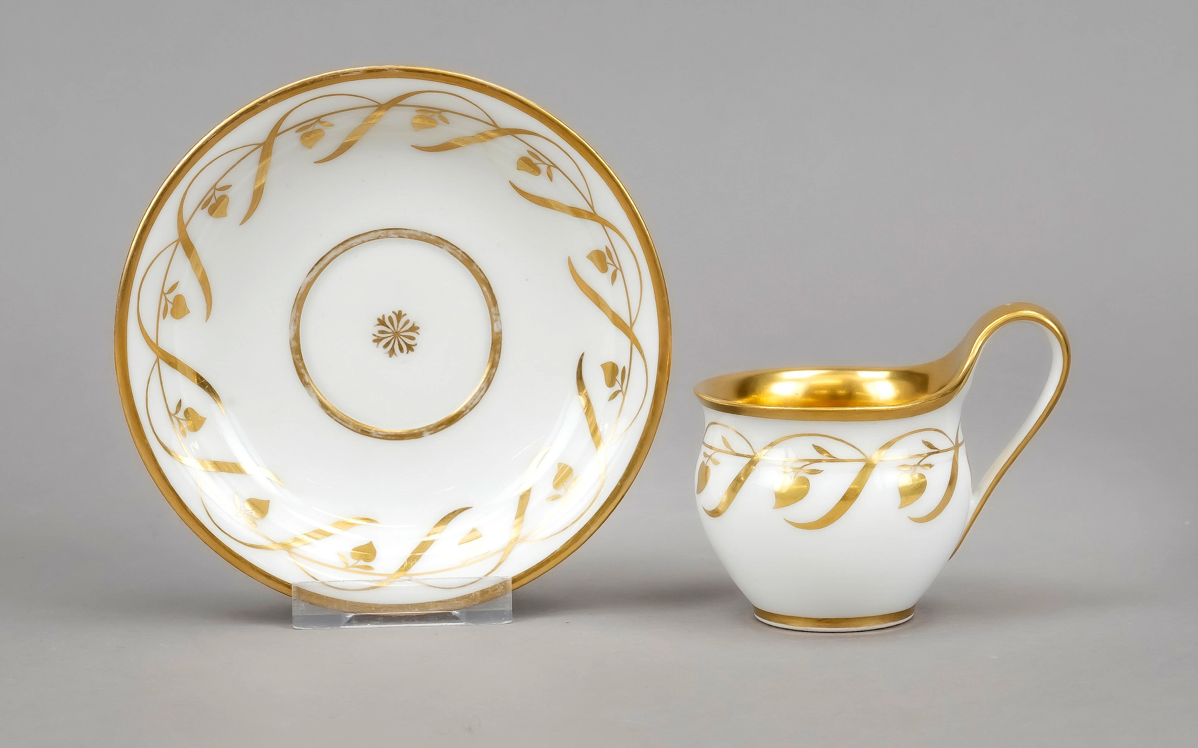 Tasse mit UT, KPM Berlin, 1. V. 1