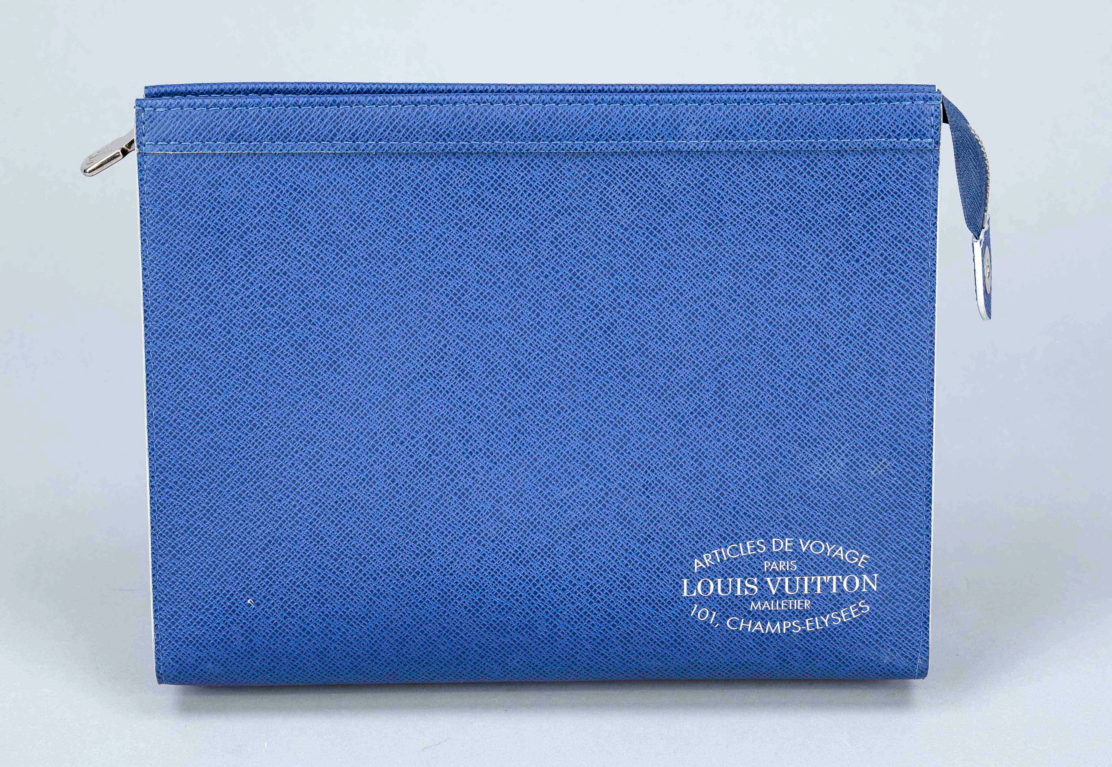 Louis Vuitton, Taiga Pochette Voy