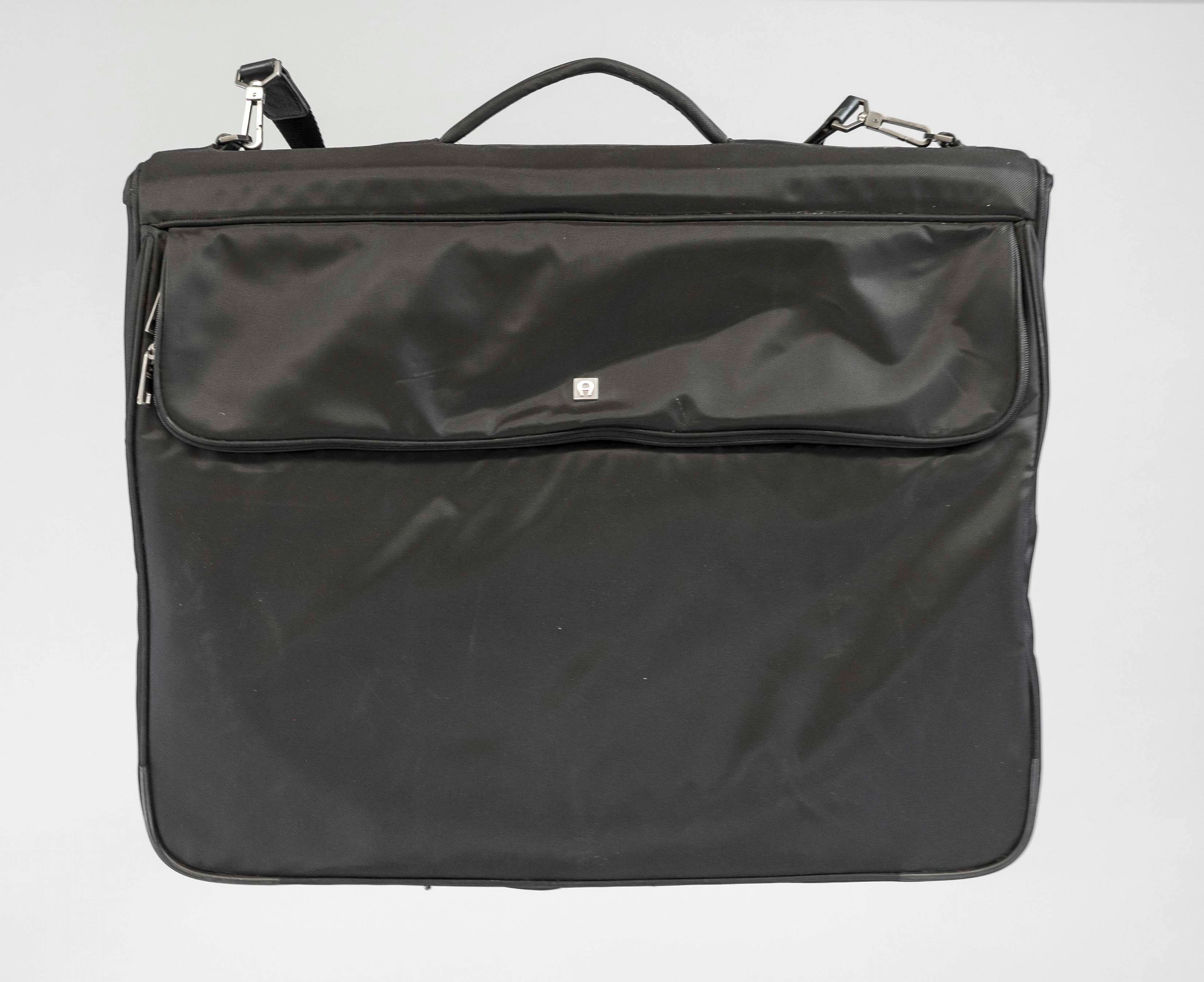 Aigner, großer Kleidersack, schwa