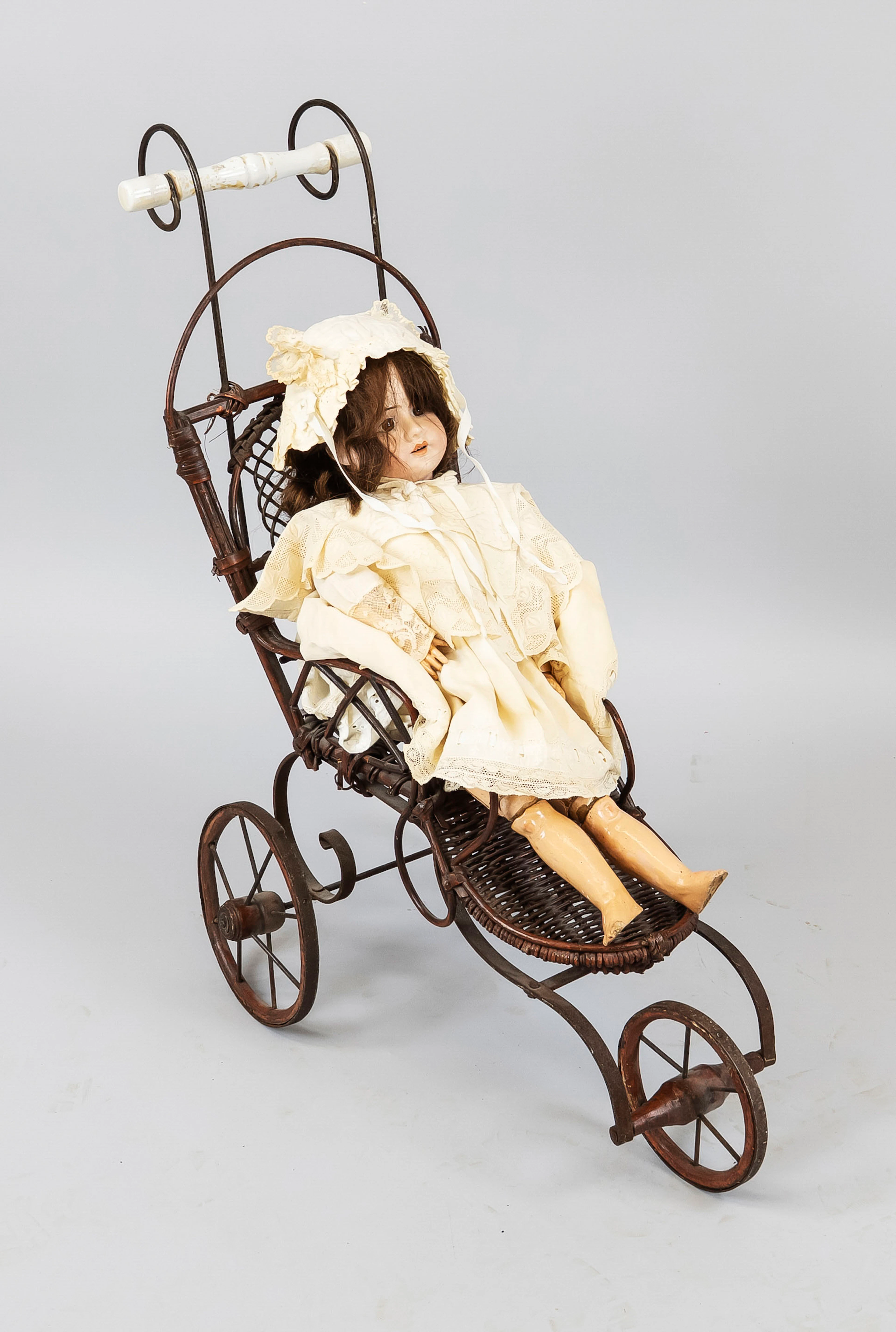 Puppenwagen mit Puppe, 19./20. Jh