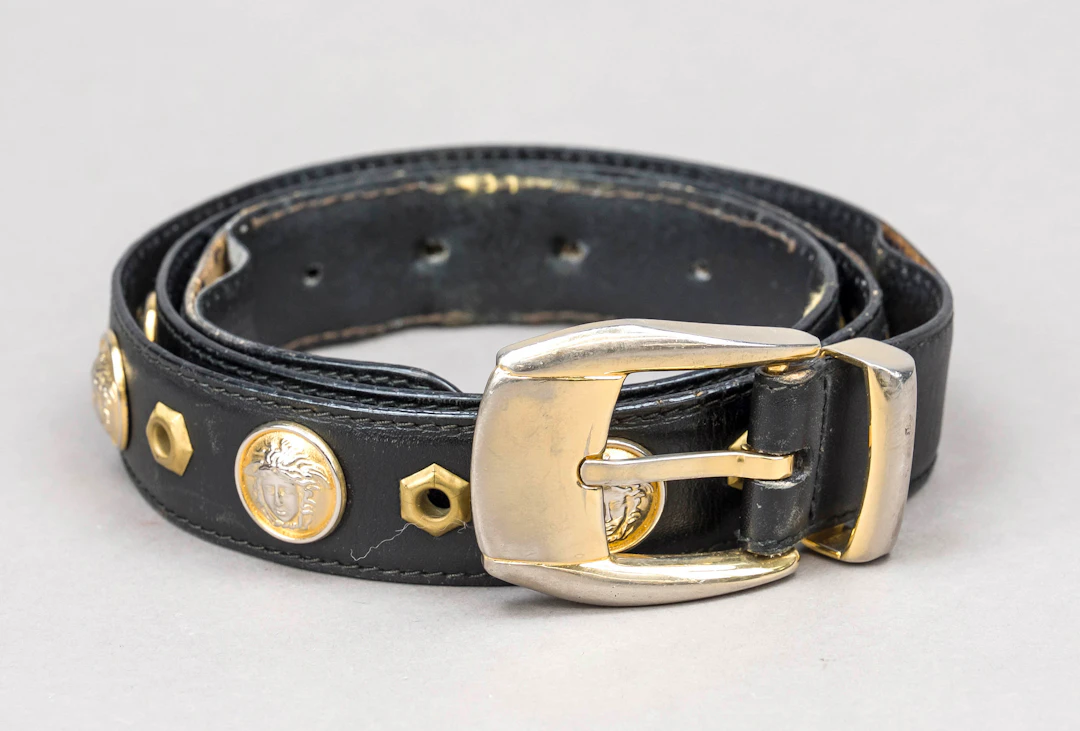Versace, Gürtel, schwarzes Leder