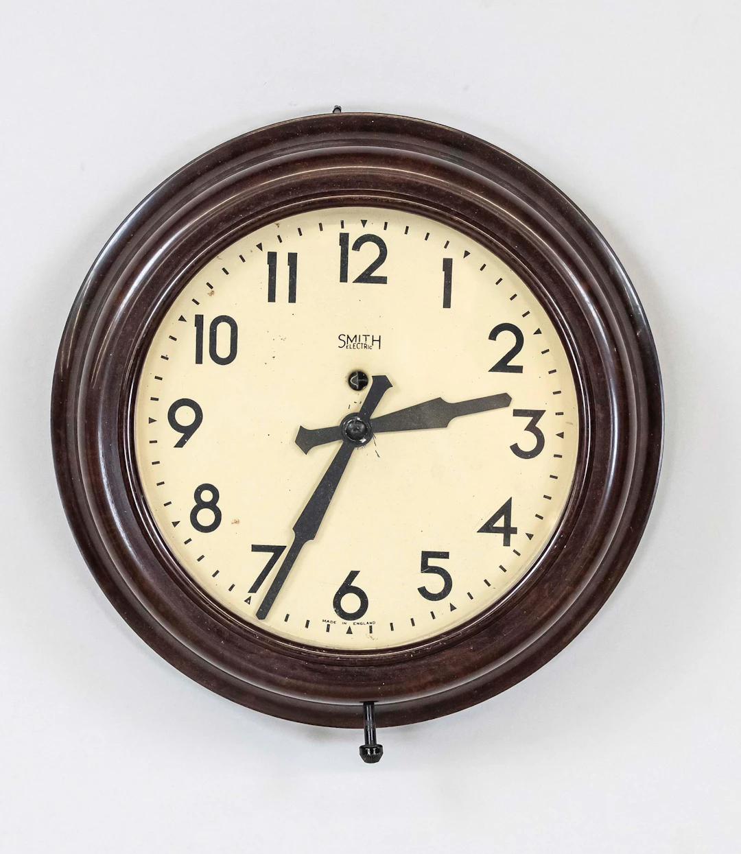 Wanduhr bez. ''Smith electric clo