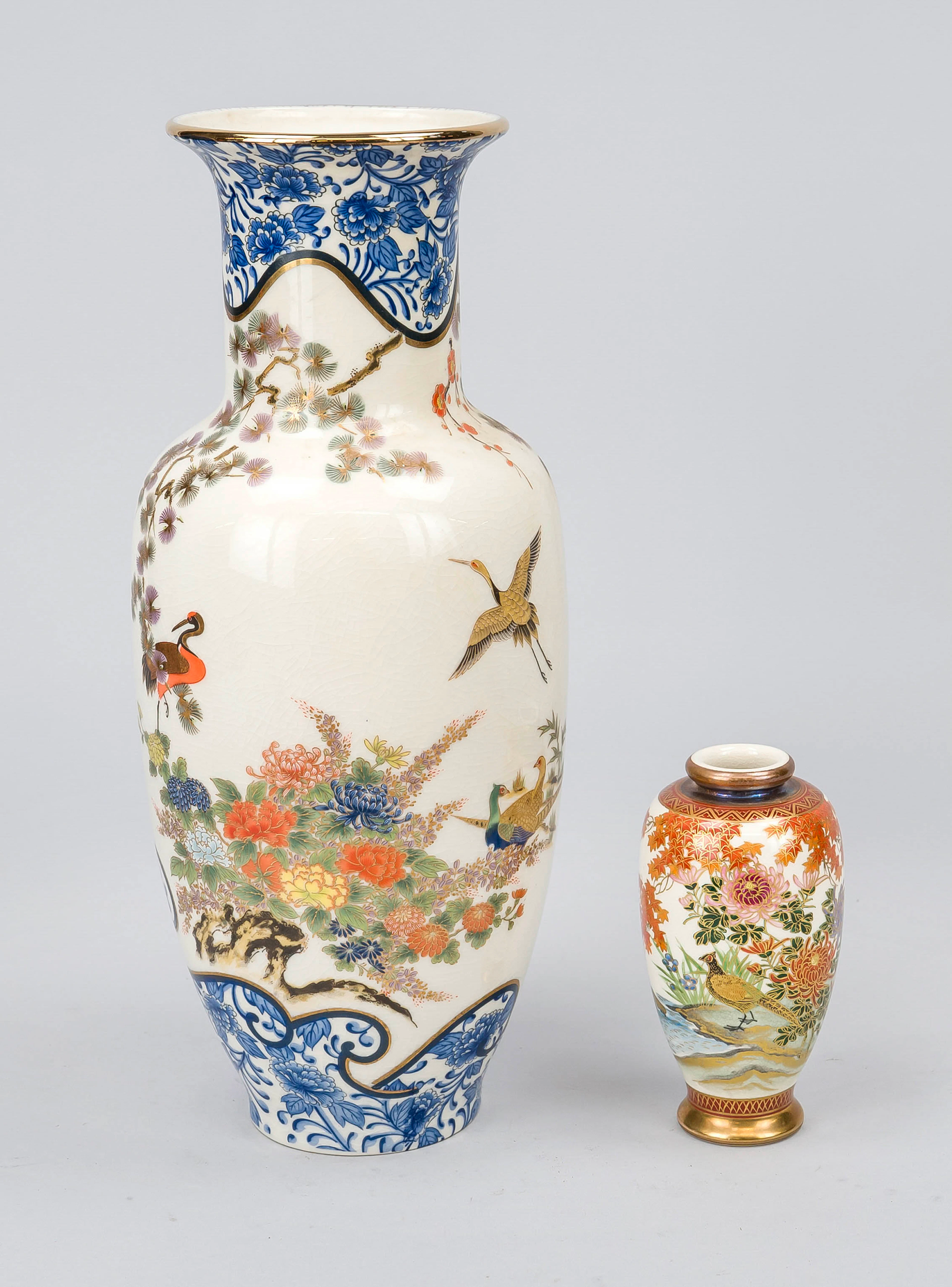 2 Vasen, Japan, 2. H. 20. Jh., 1