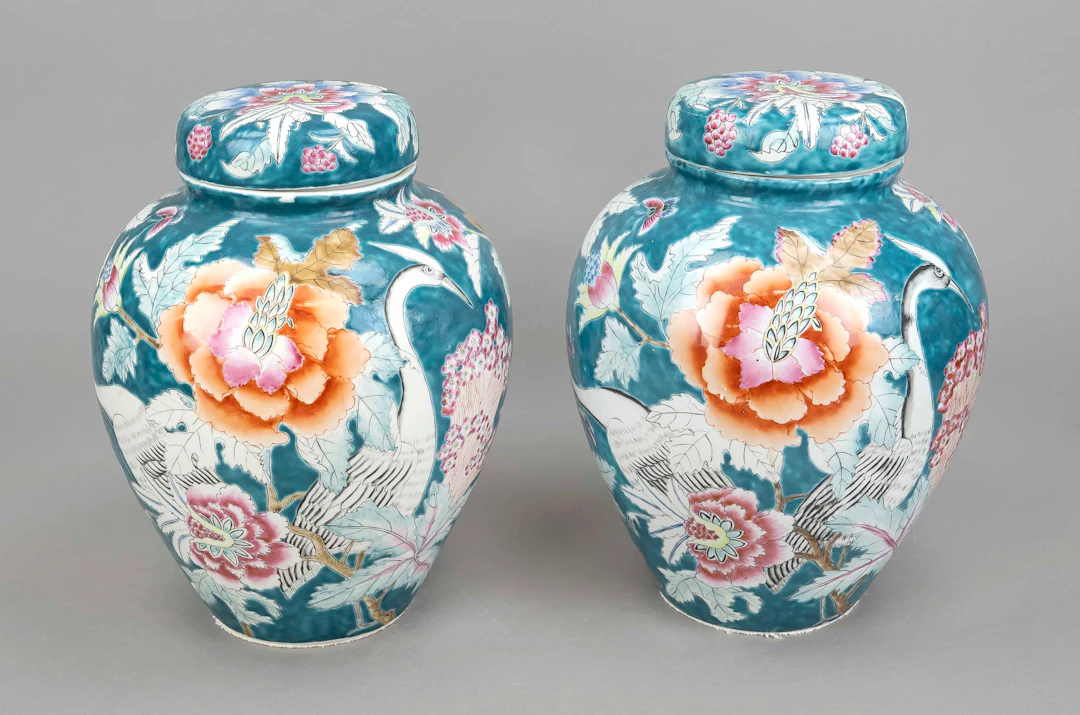 Paar Deckelgefäße, wohl China, 20