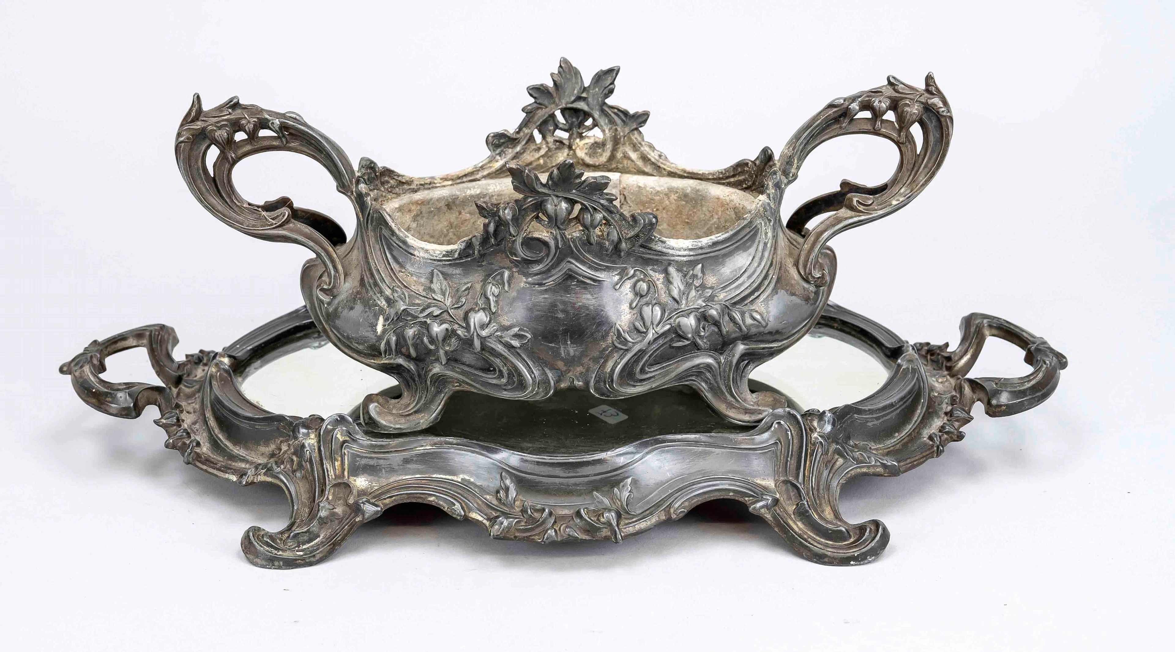Jardiniere und Spiegeltablett, um