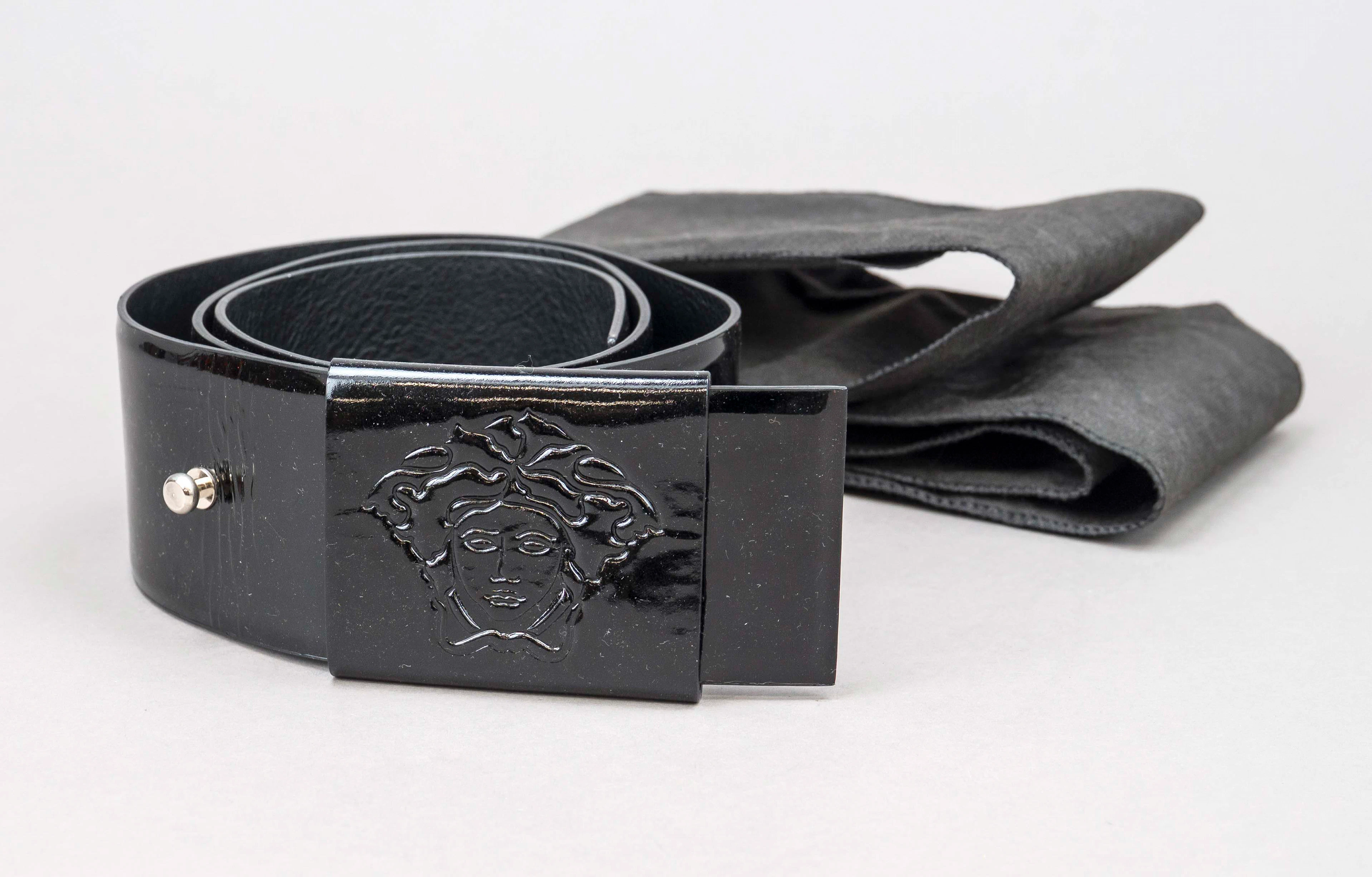 Versace, breiter Gürtel, schwarze
