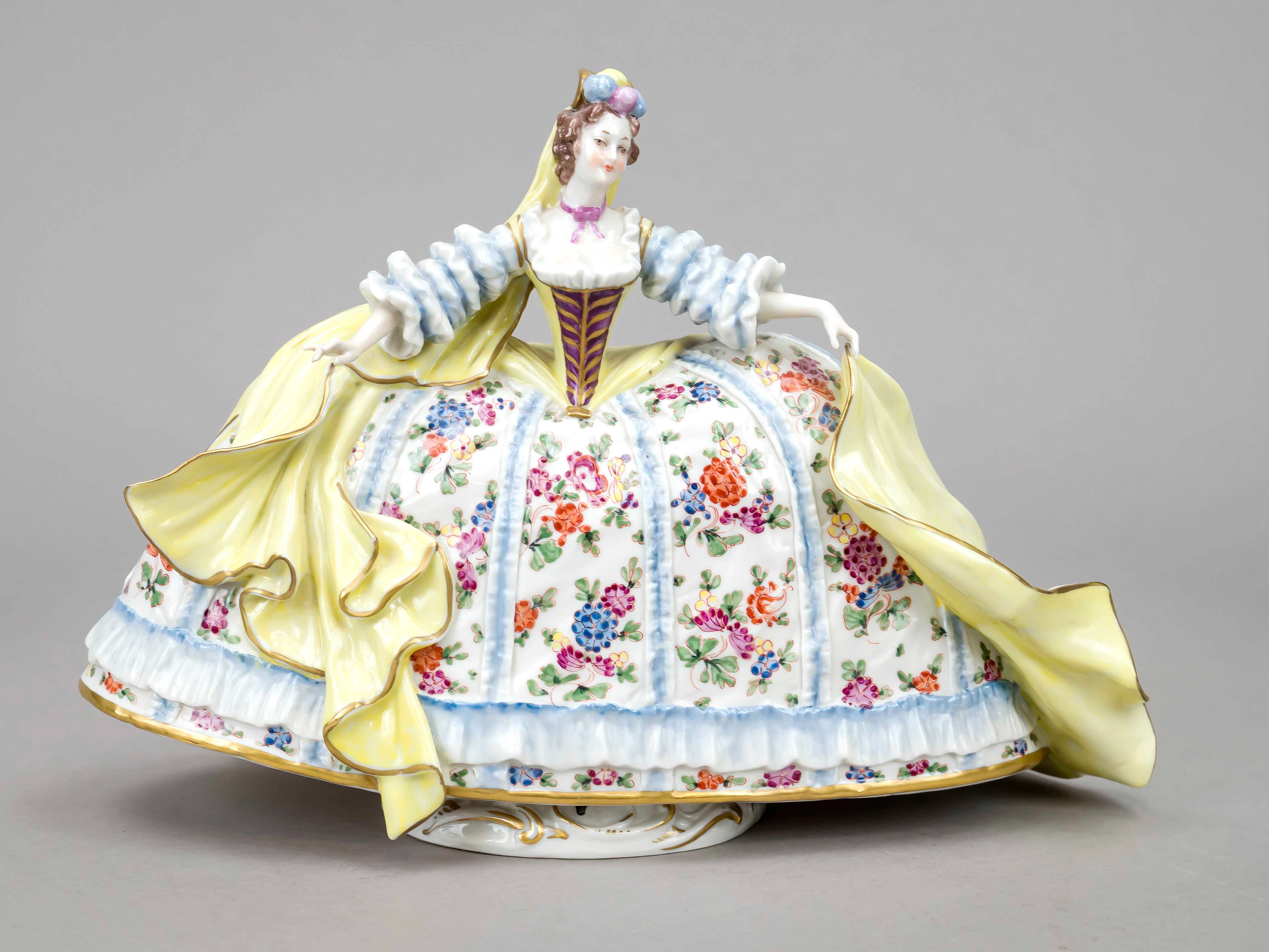 Dame in üppigem Kleid, Dresden, 2