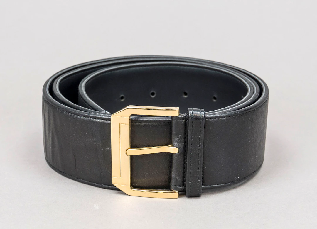 Versace, breiter Gürtel, schwarze
