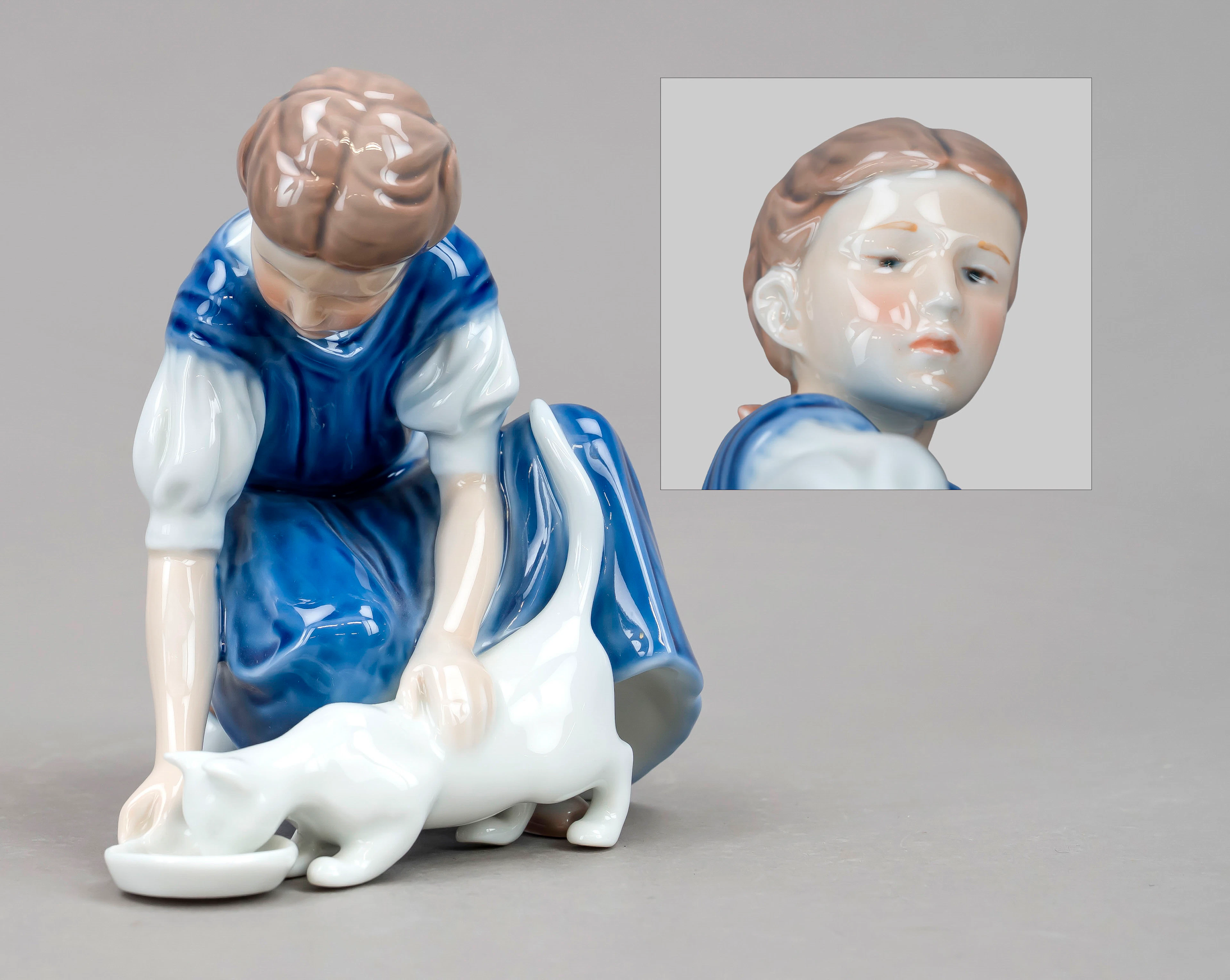 Mädchen mit weißer Katze, Royal C