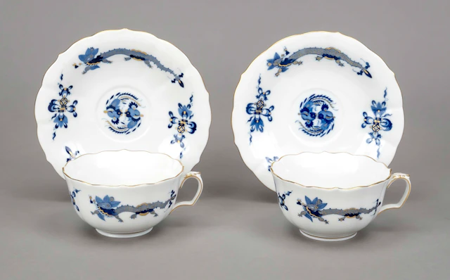 2 Teetassen mit UT, Meissen, End