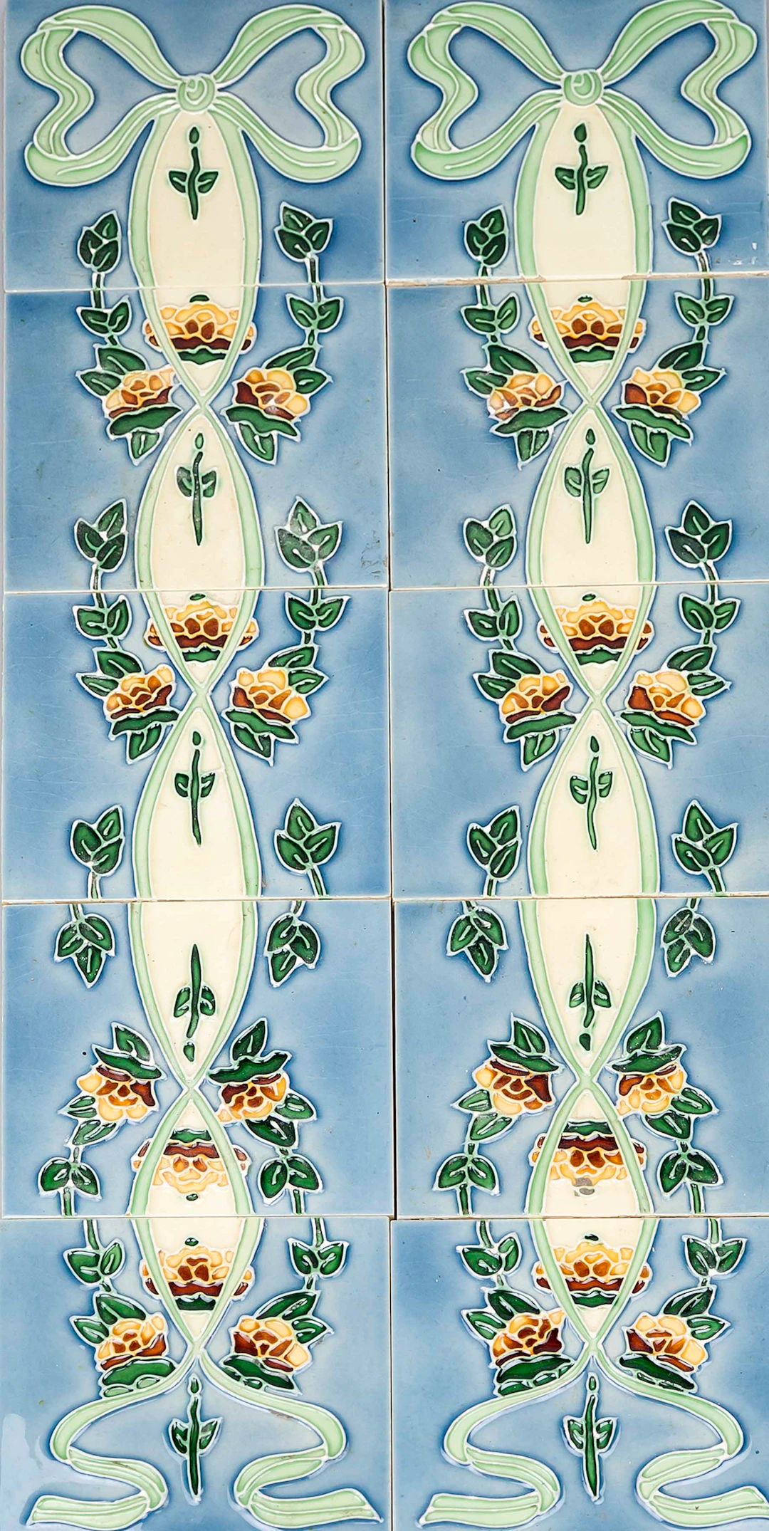 10 Fliesen, 20. Jh. Polychrom gla
