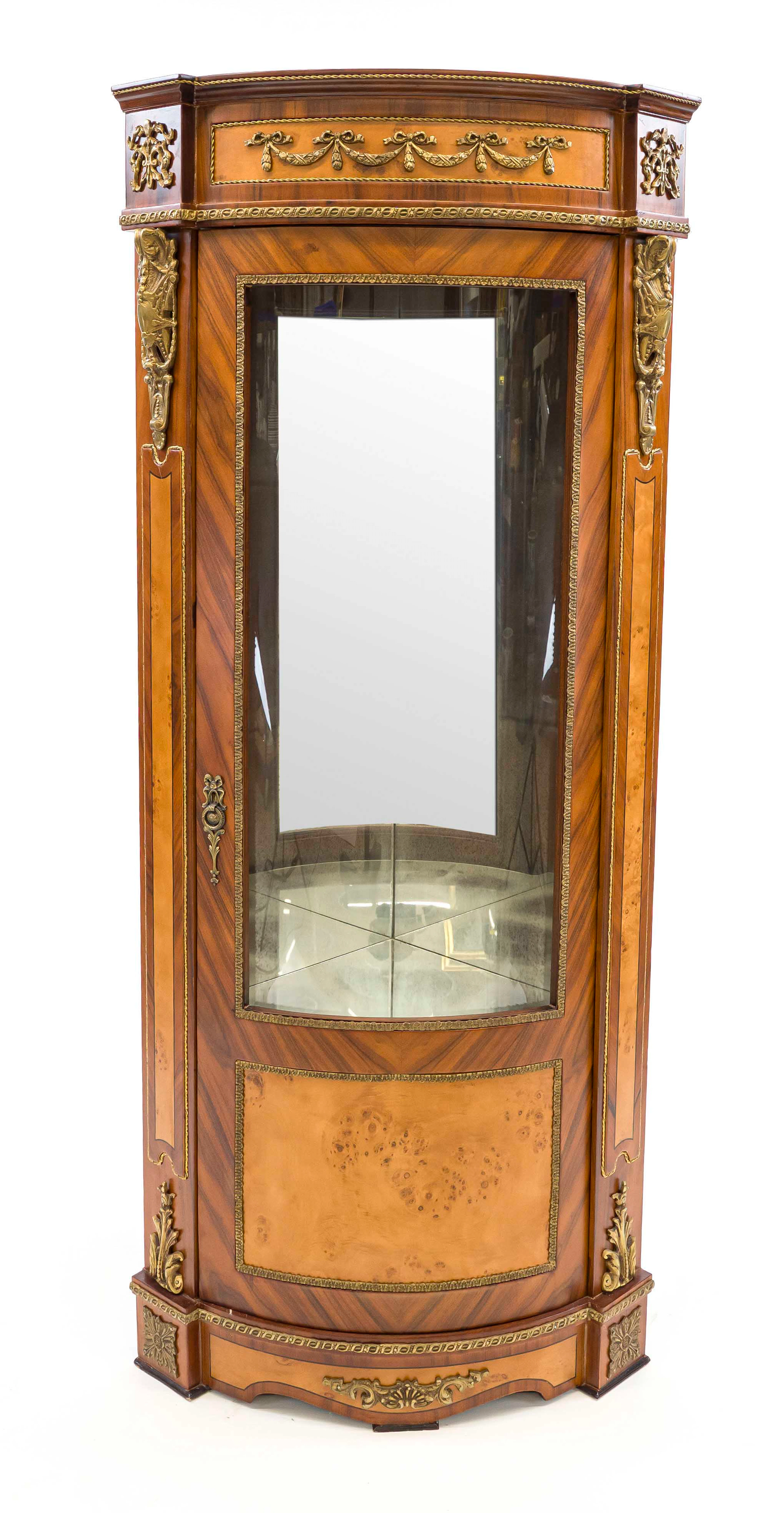 Eckvitrine, wohl Italien 20.Jh.