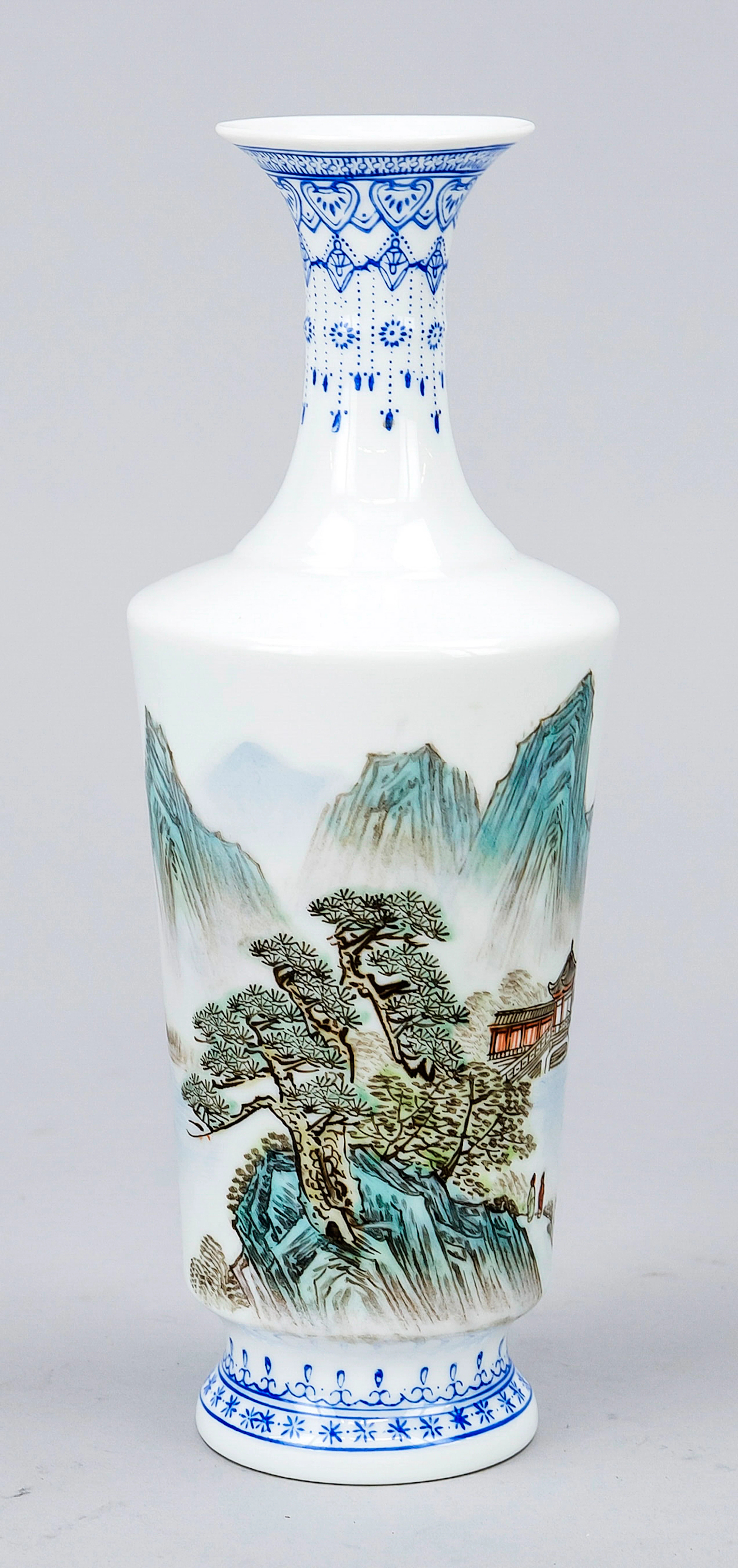 Vase aus Eierschalen Porzellan, C