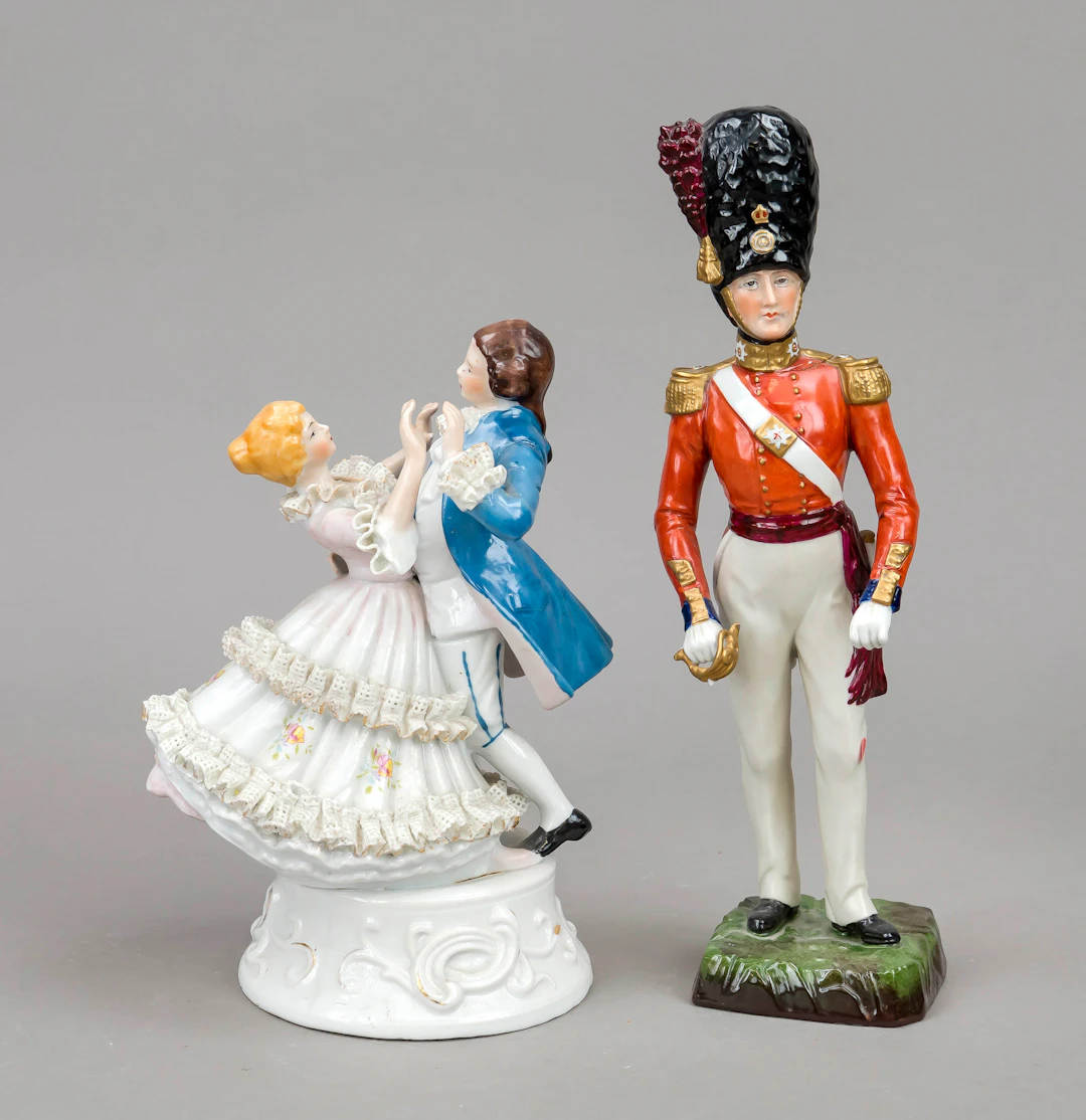 2 Figuren, Stehende Militärfigur