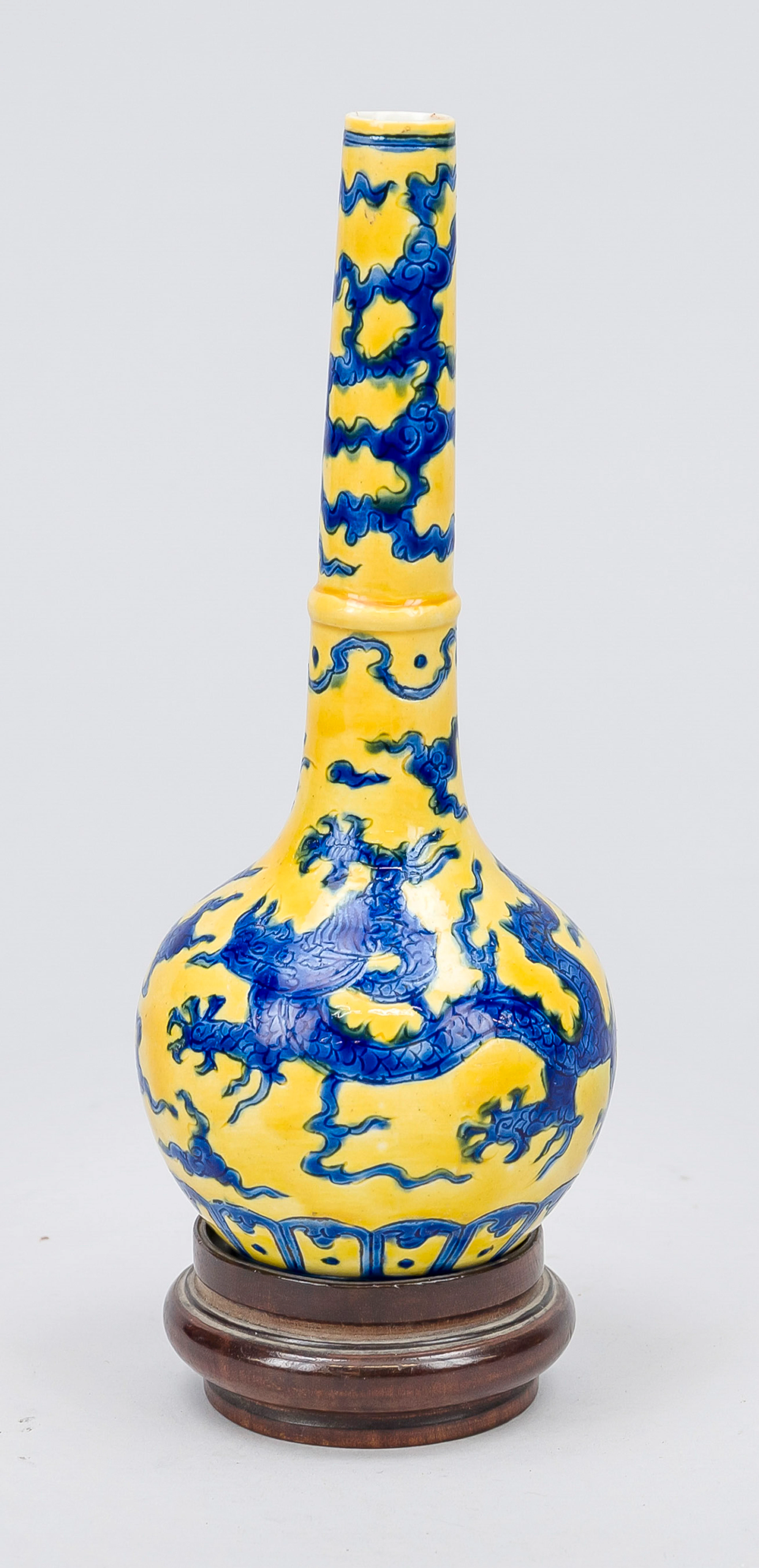 Gelbgrundige Drachenvase, China