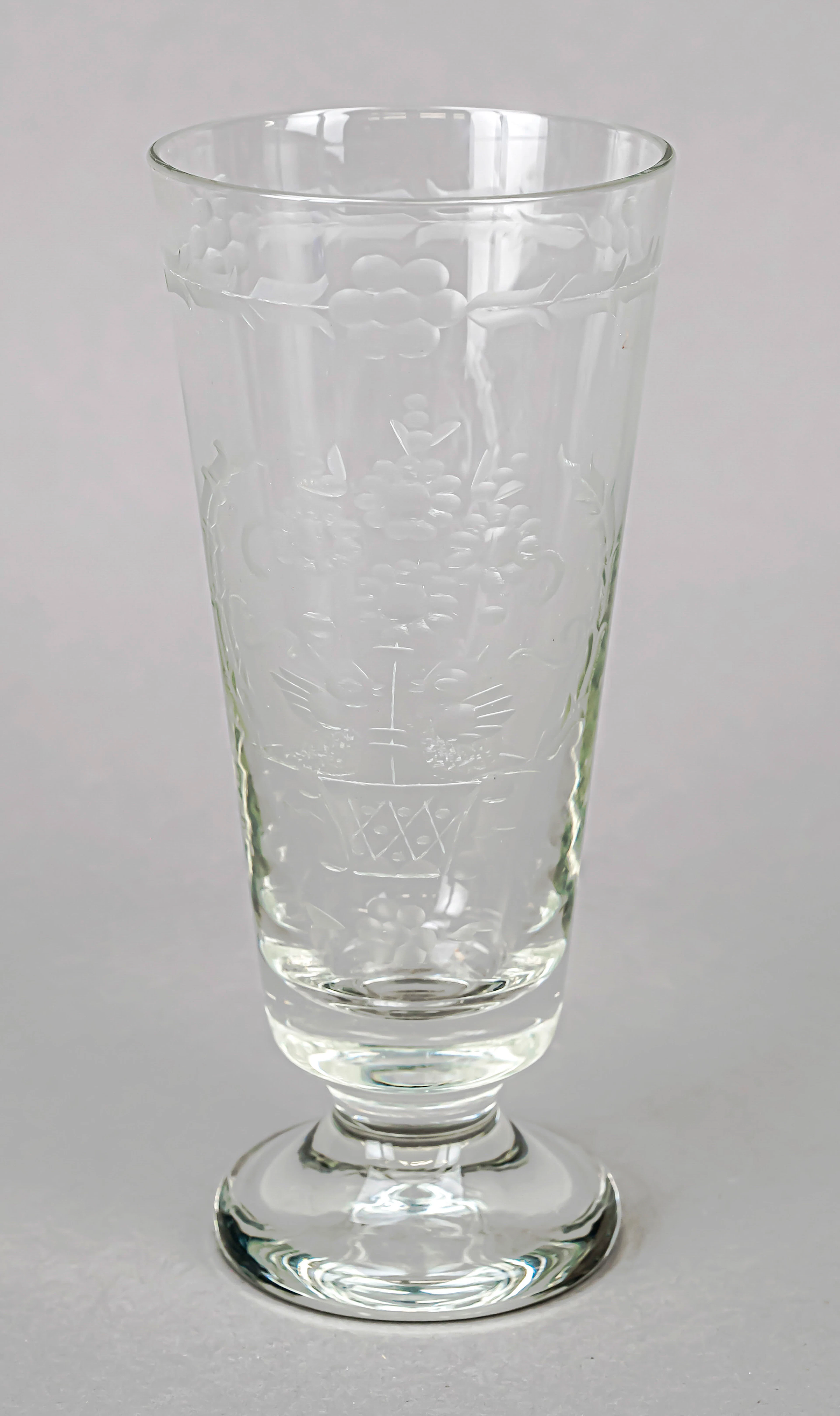 Fußglas, um 1900, runder Stand, k