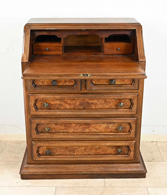 Schrägklappensekretär, Mitte 20 J