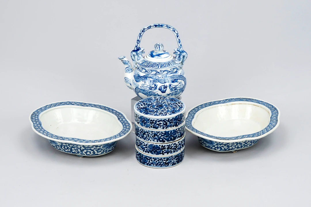 Konvolut blau-weißes Porzellan, C