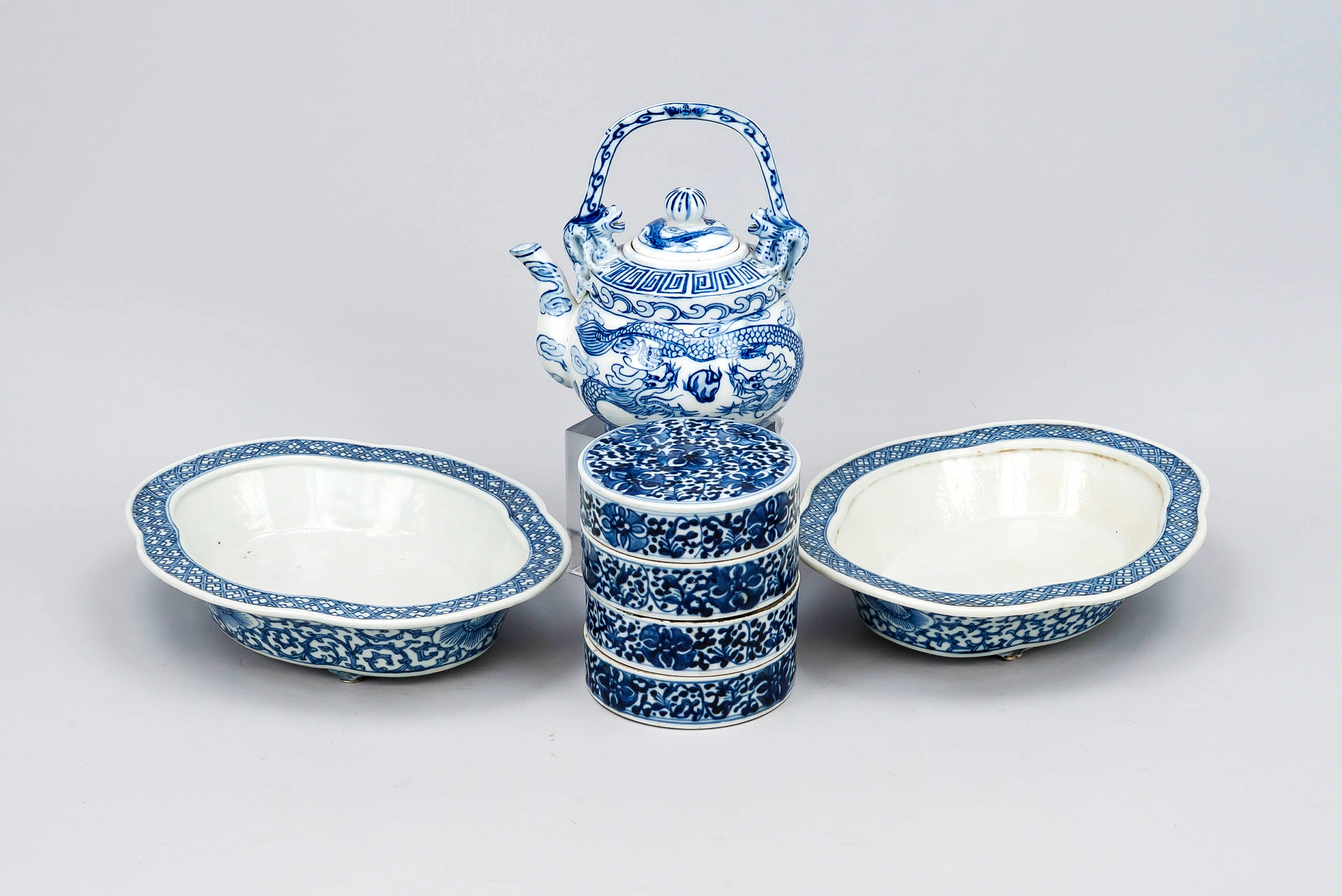 Konvolut blau-weißes Porzellan, C