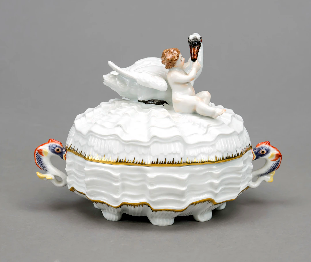 Figürliche Deckeldose, Meissen, J