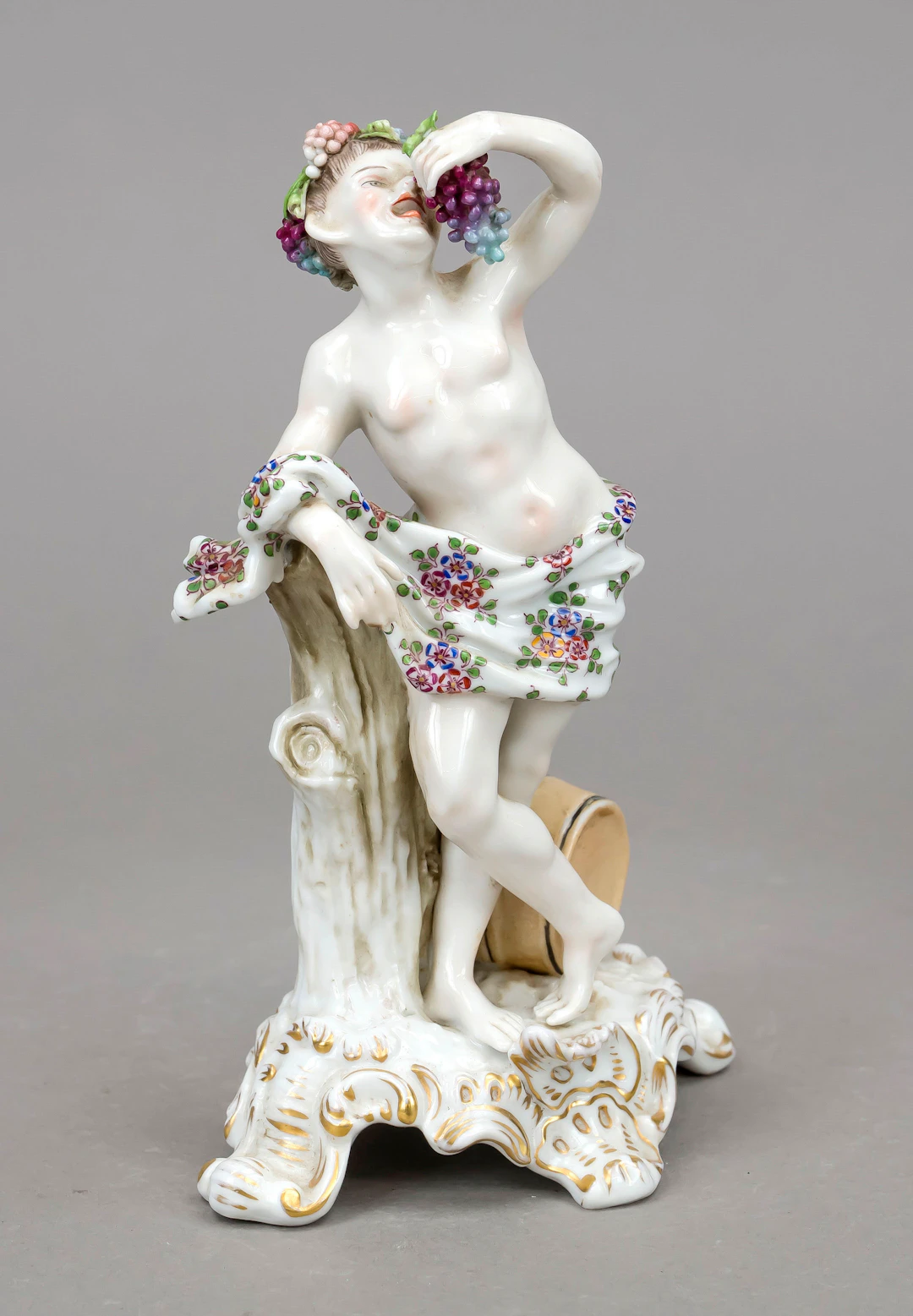 Stehender Bacchus mit Trauben und