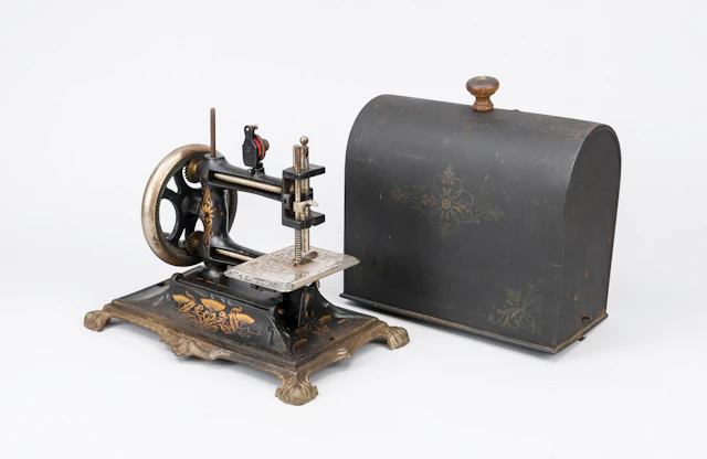 Kindernähmaschine, um 1900, Eisen